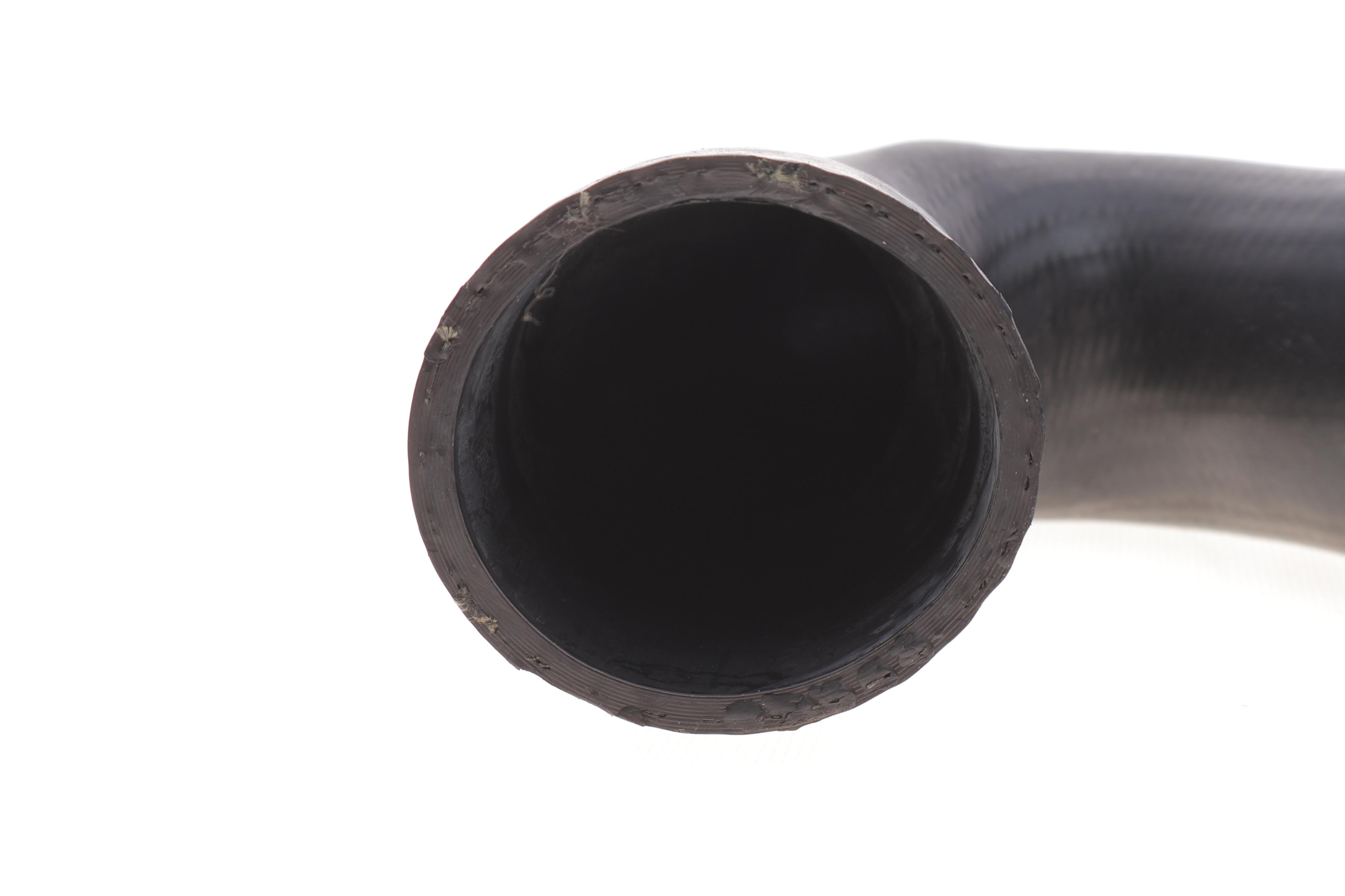 Патрубок інтеркулера (R) Audi A1/VW Polo 1.6 TDI 09-