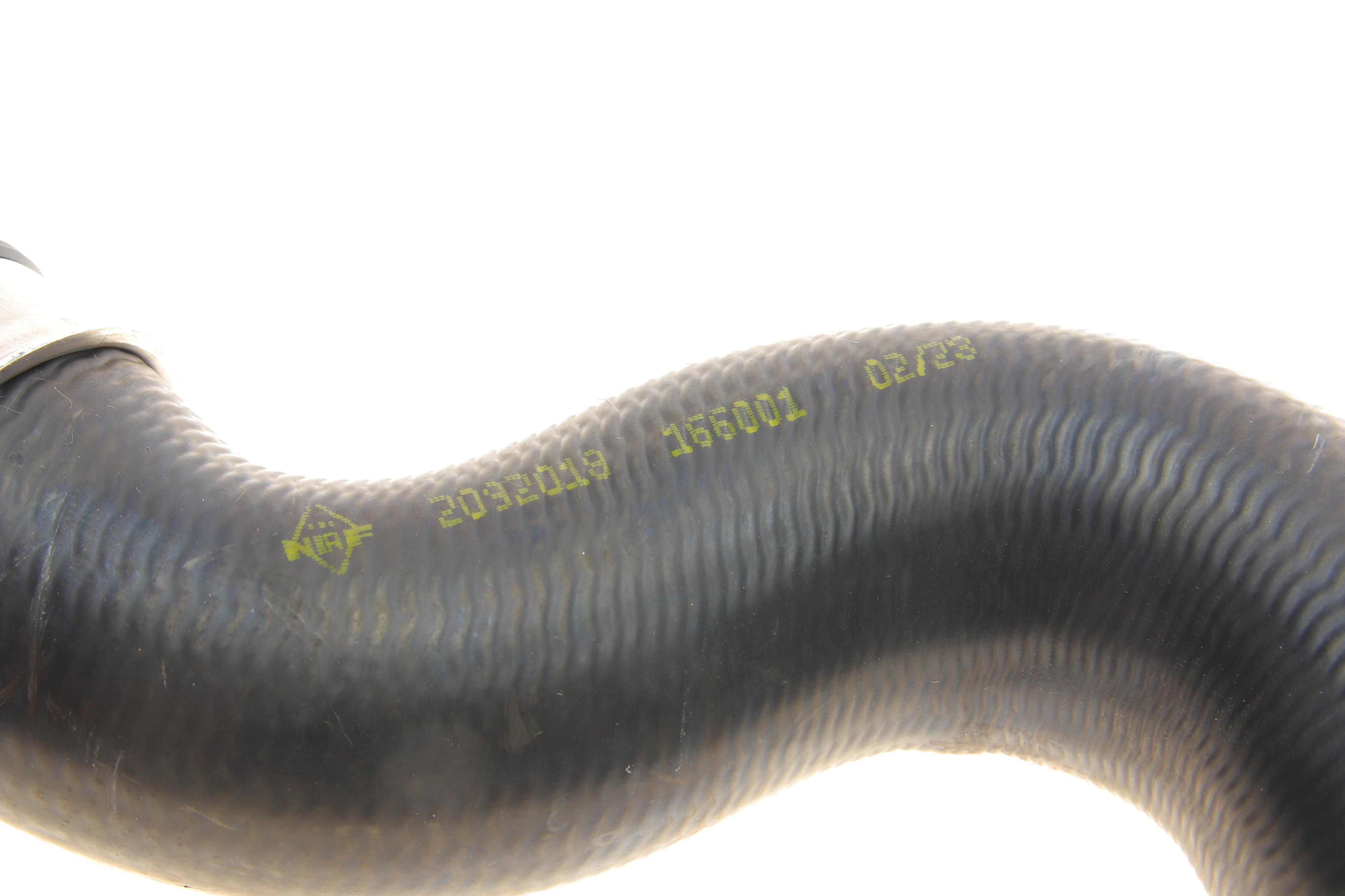 Патрубок радіатора Audi A3/VW Caddy/Golf/Tourag 1.9D/2.0D 03-13