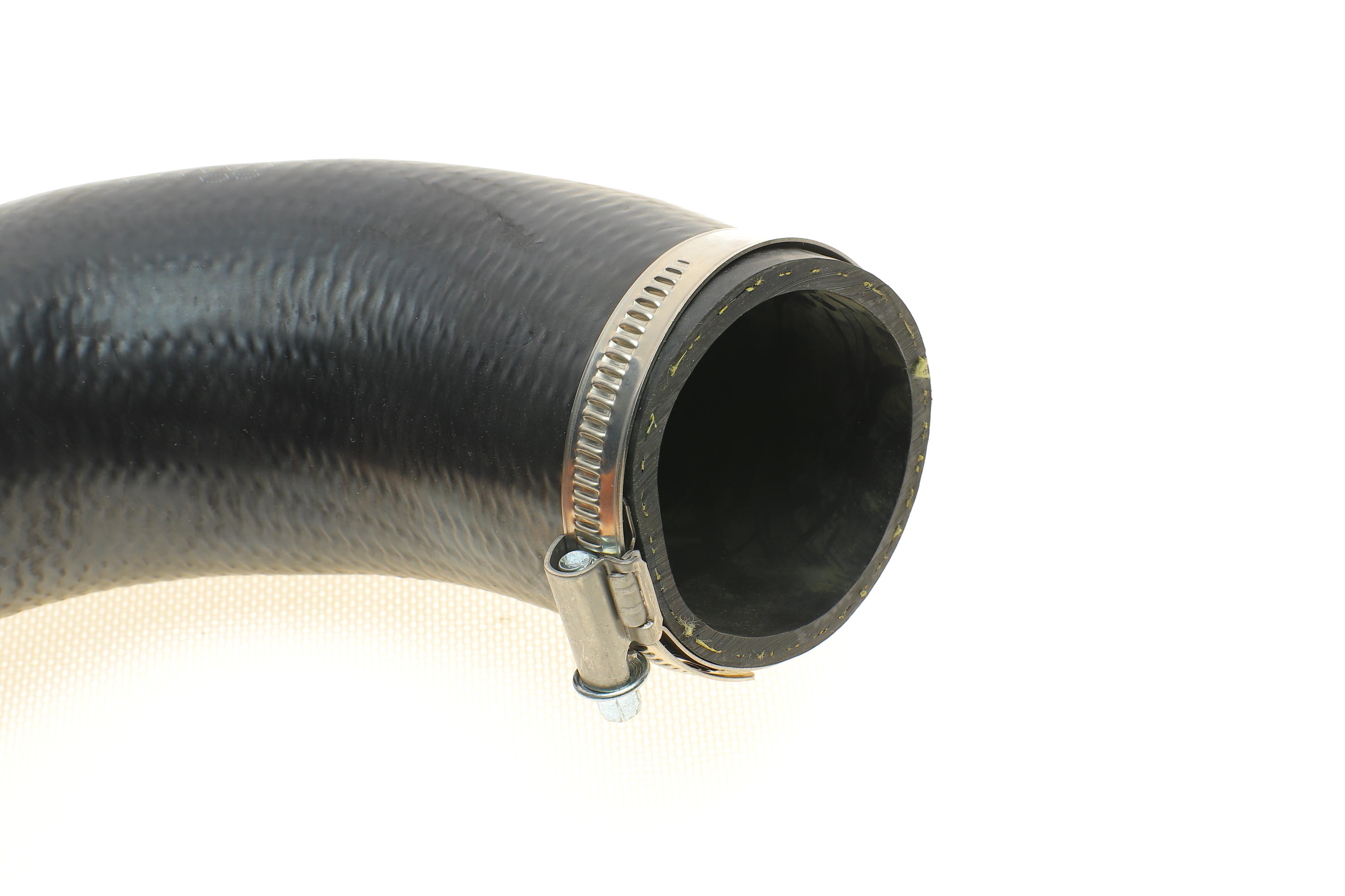 Патрубок інтеркулера (нижній) (R) VW T5 2.0TDI 09-