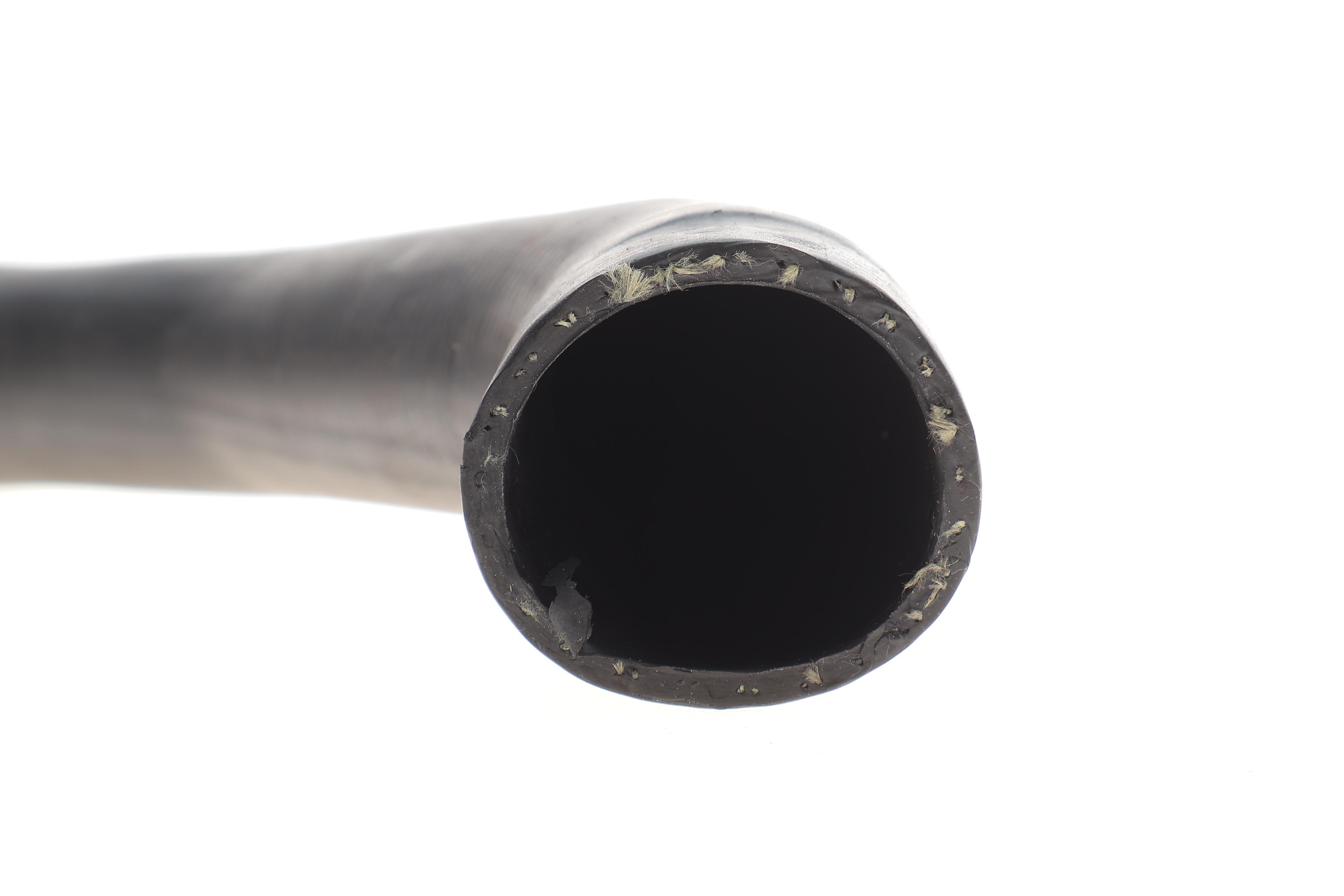 Патрубок інтеркулера (R) Ford Focus II 2.0TDCi 03-12