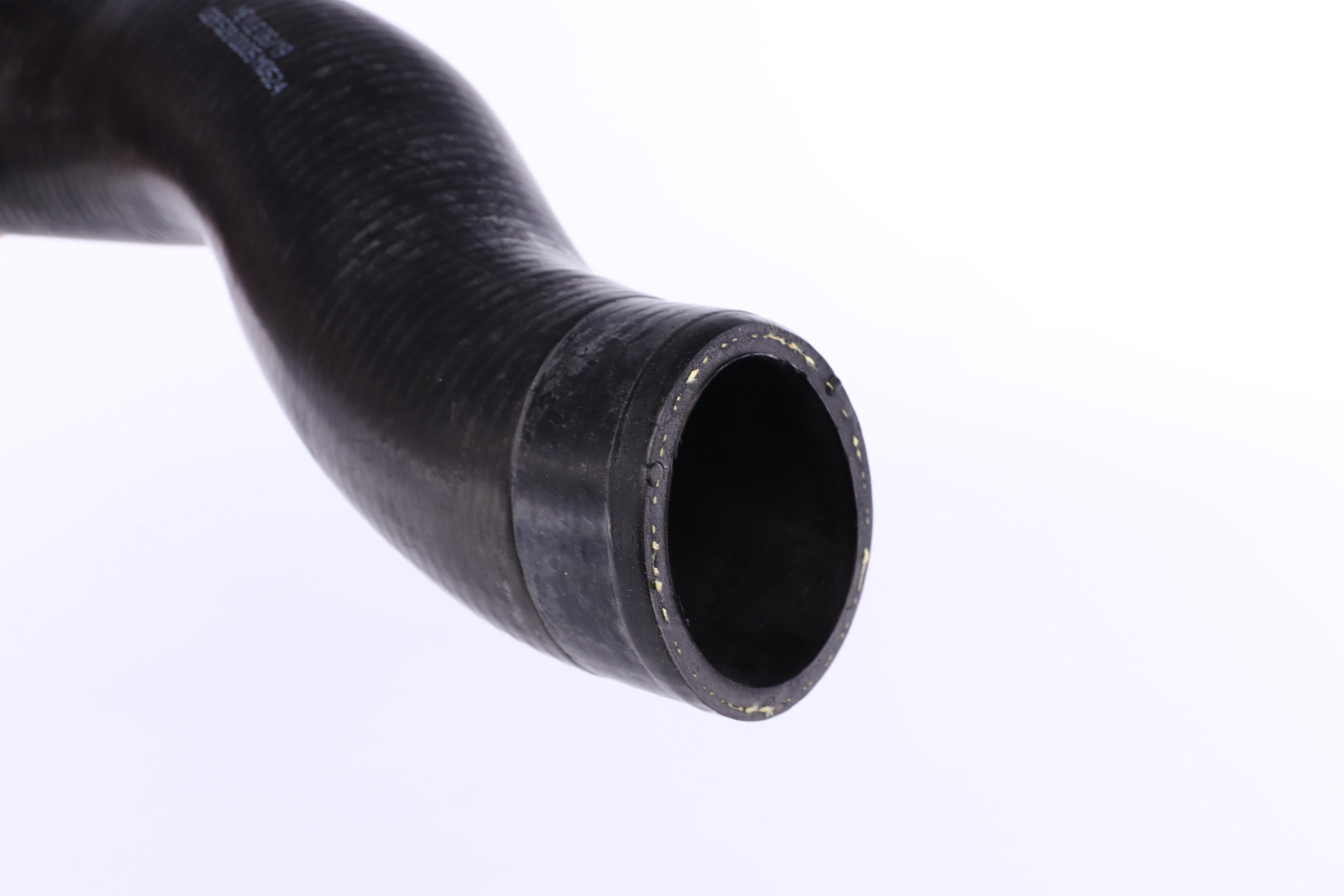 Патрубок інтеркулера (нижній) MB Sprinter 2.2-2.7 00-06