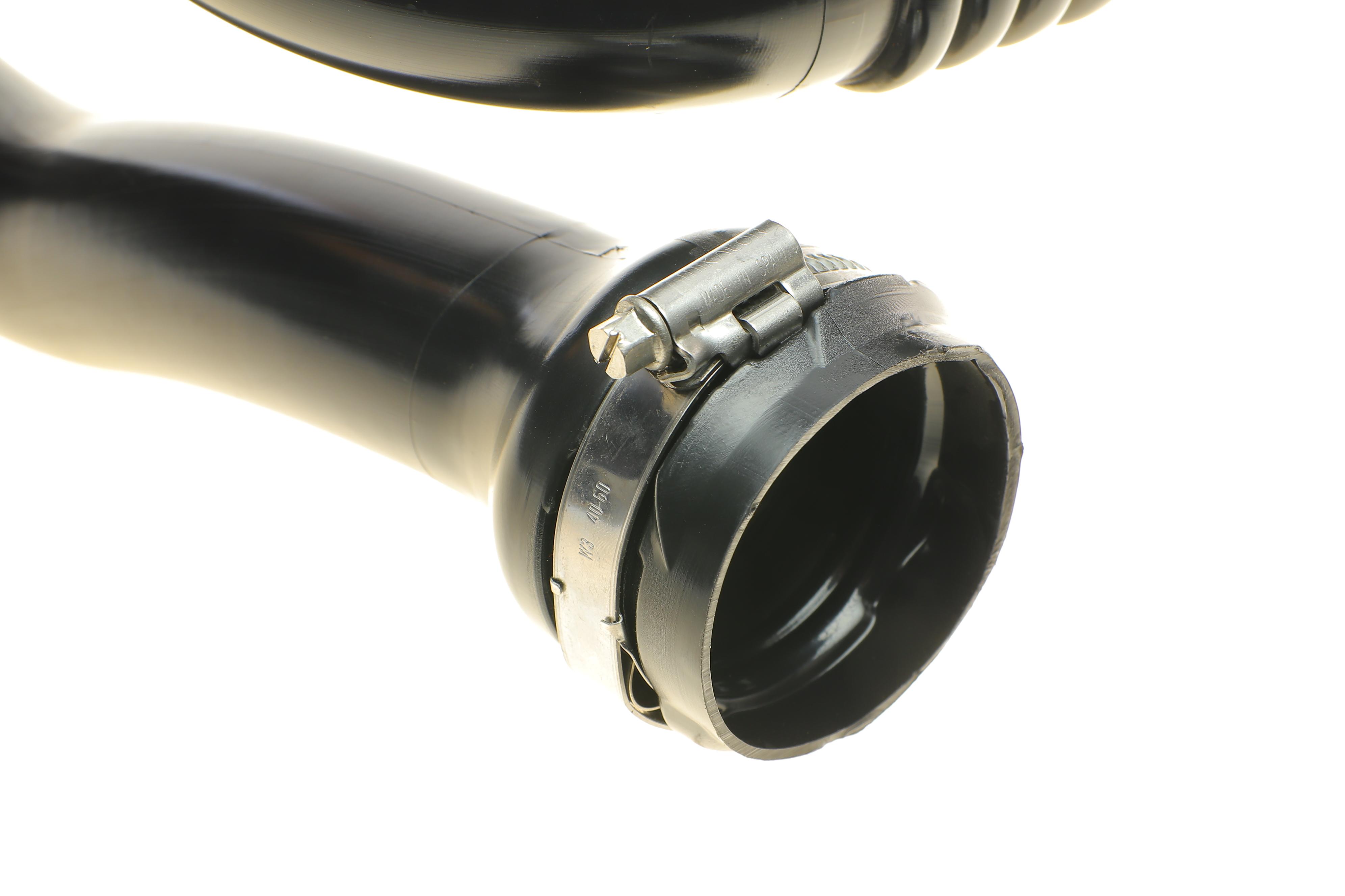 Патрубок інтеркулера (R) Renault Trafic 2.0 dCi 06-