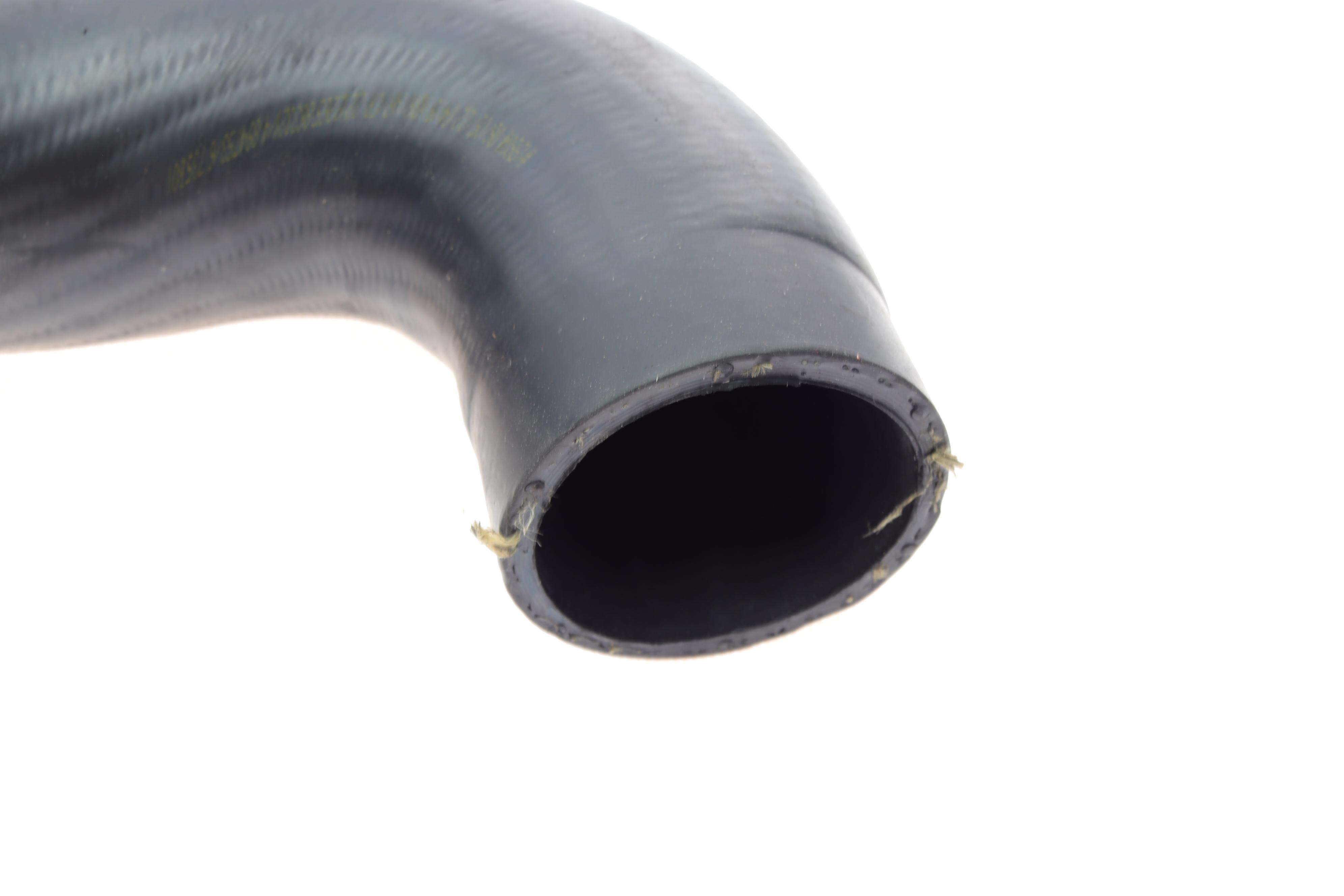 Патрубок інтеркулера (R) Ford Transit 2.2TDCi-3.2TDCi 06-14