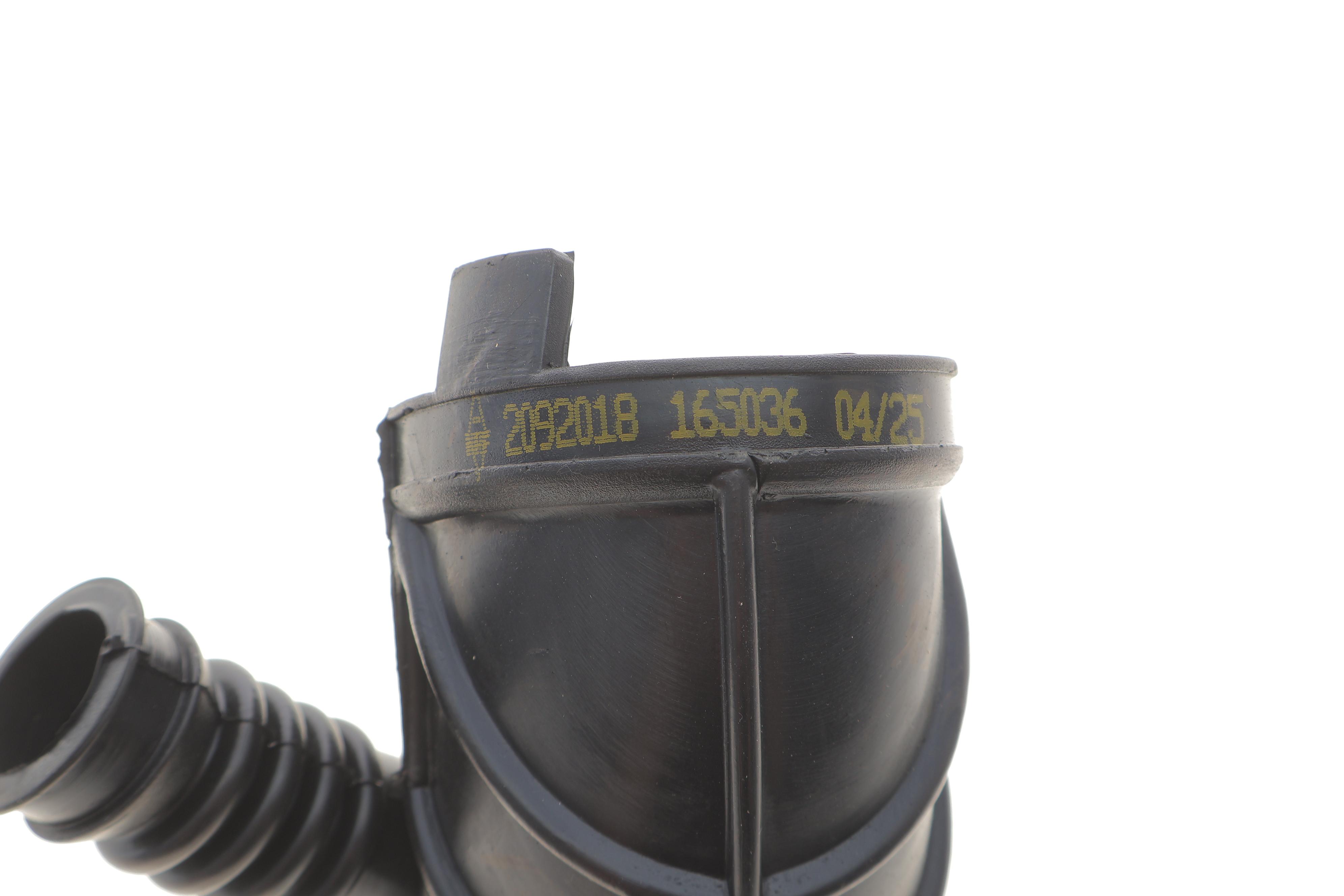 Патрубок інтеркулера (нижній) BMW 3 (E46) 00-05 M54 B30