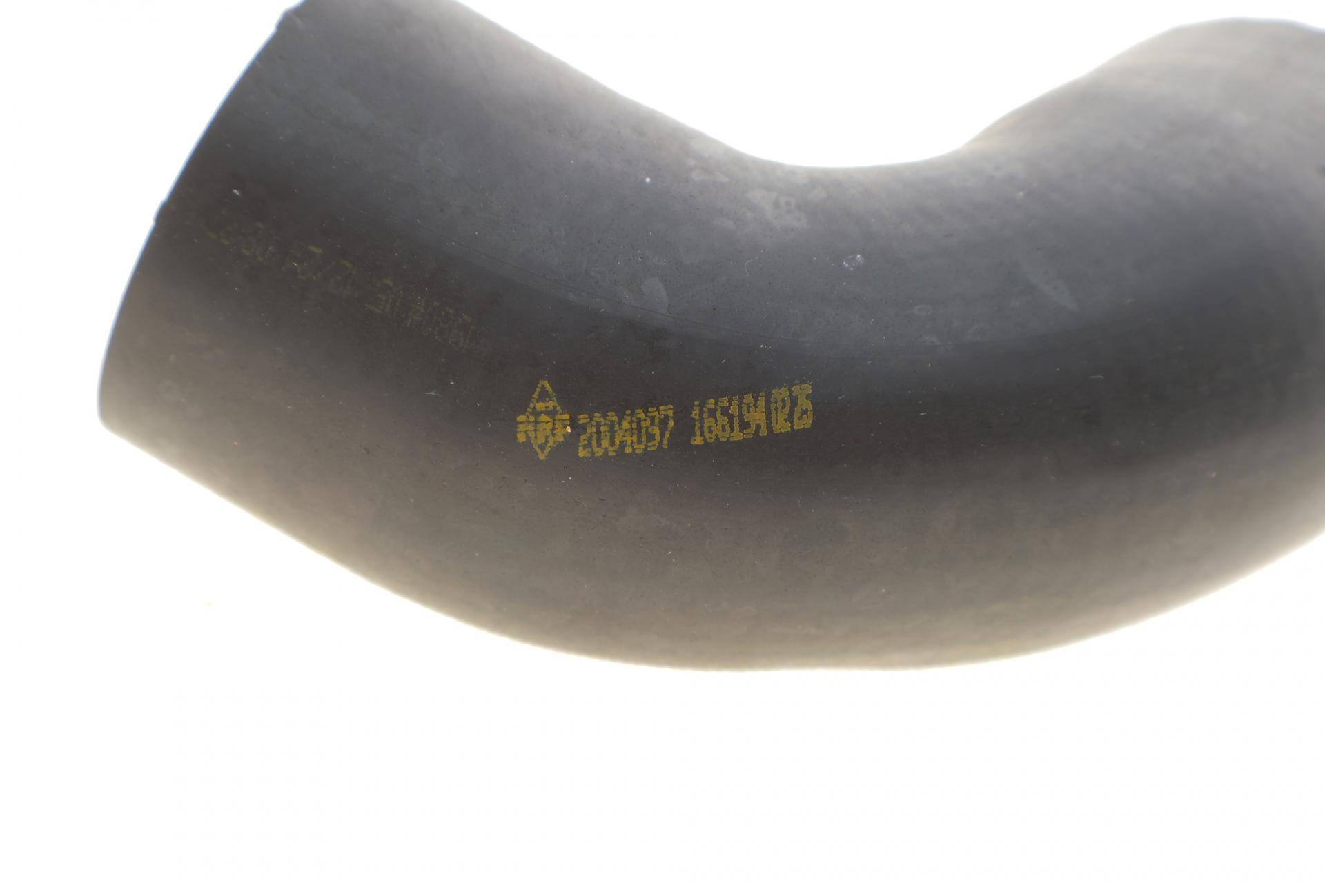 Патрубок інтеркулера Skoda Superb II/VW Golf VI/Passat 2.0TDI 05-