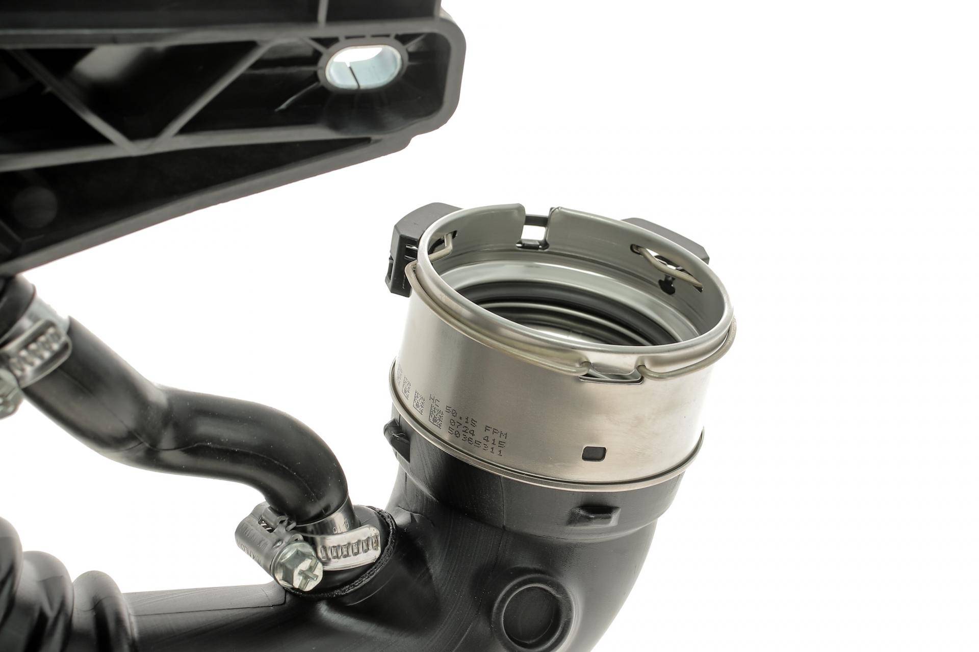 Патрубок інтеркулера Nissan Qashqai/X-Trail/Renault Kadjar 1.6 dCi 11-