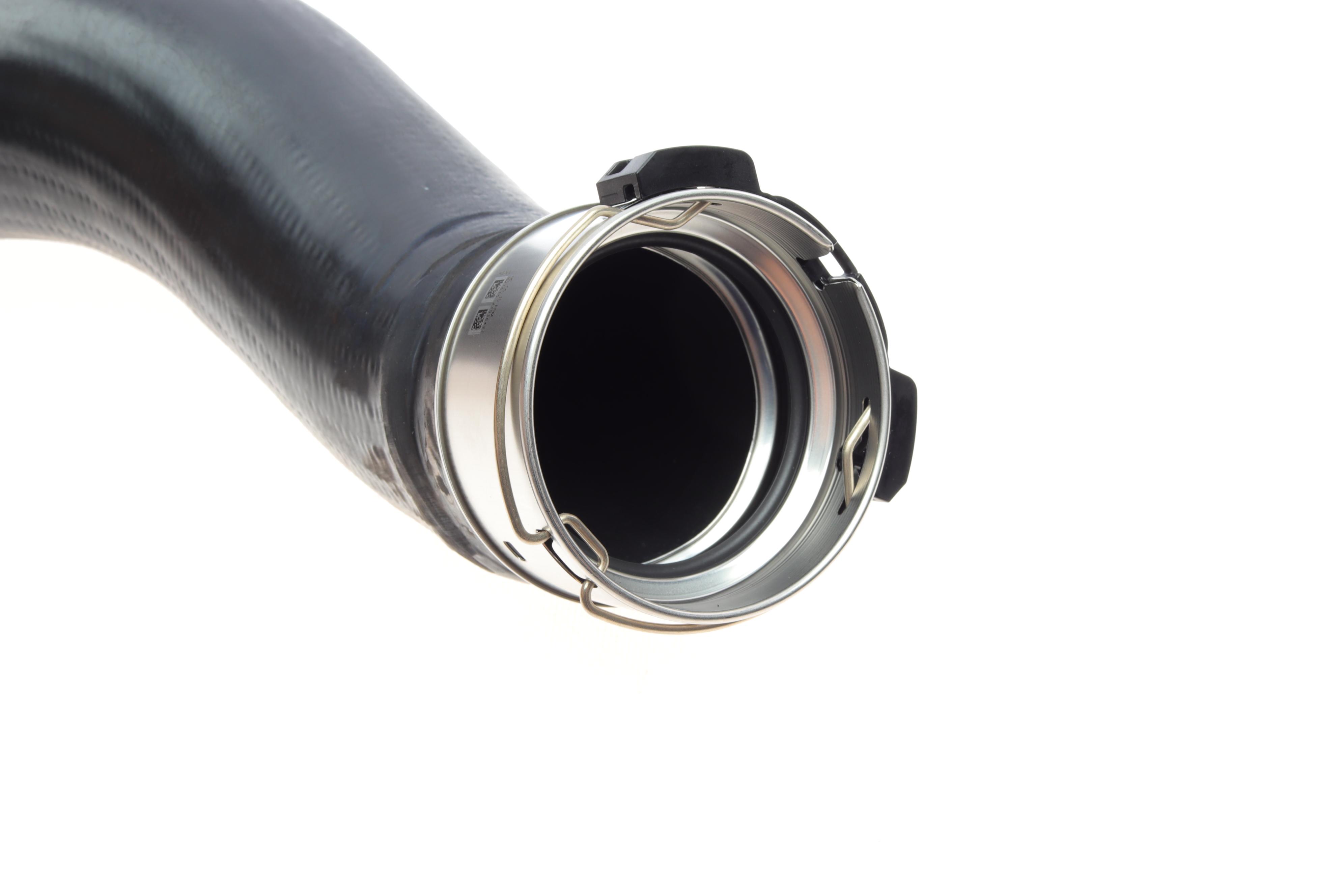 Патрубок інтеркулера (L) BMW 5 (F10/F11/F07) 2.0d 10-17 (N47)