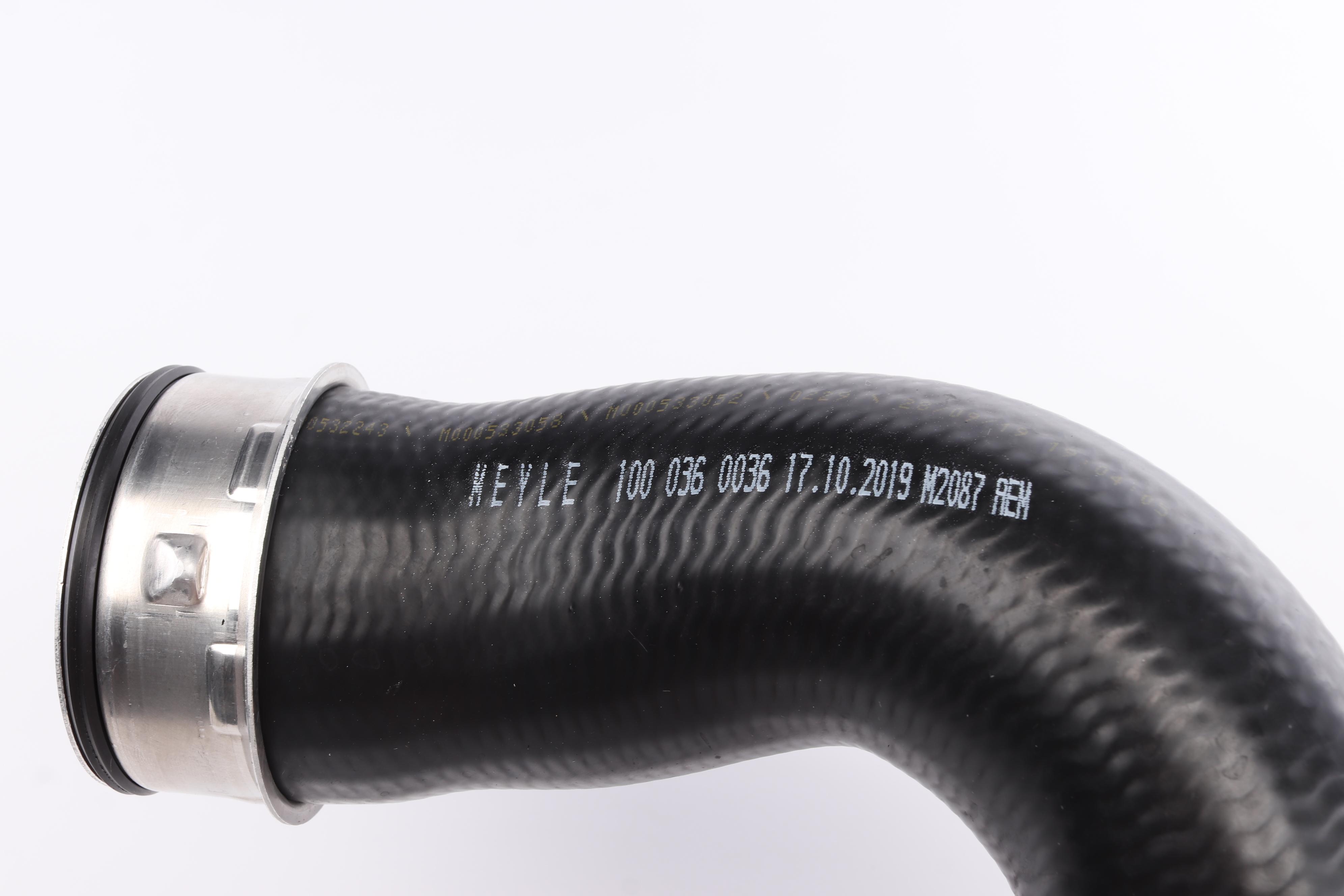 Патрубок радіатора Audi A3/VW Caddy/Golf/Tourag 1.9D/2.0D 03-13