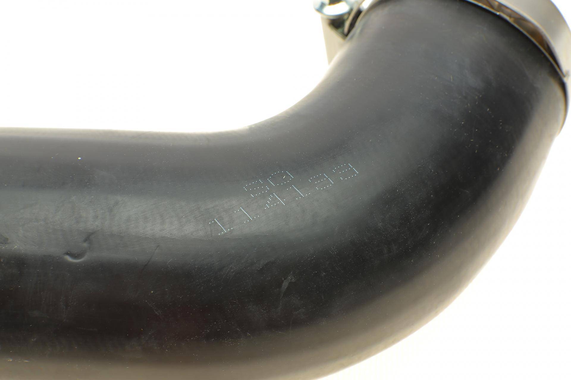 Патрубок інтеркулера Skoda Superb II/VW Golf VI/Passat 2.0TDI 05-