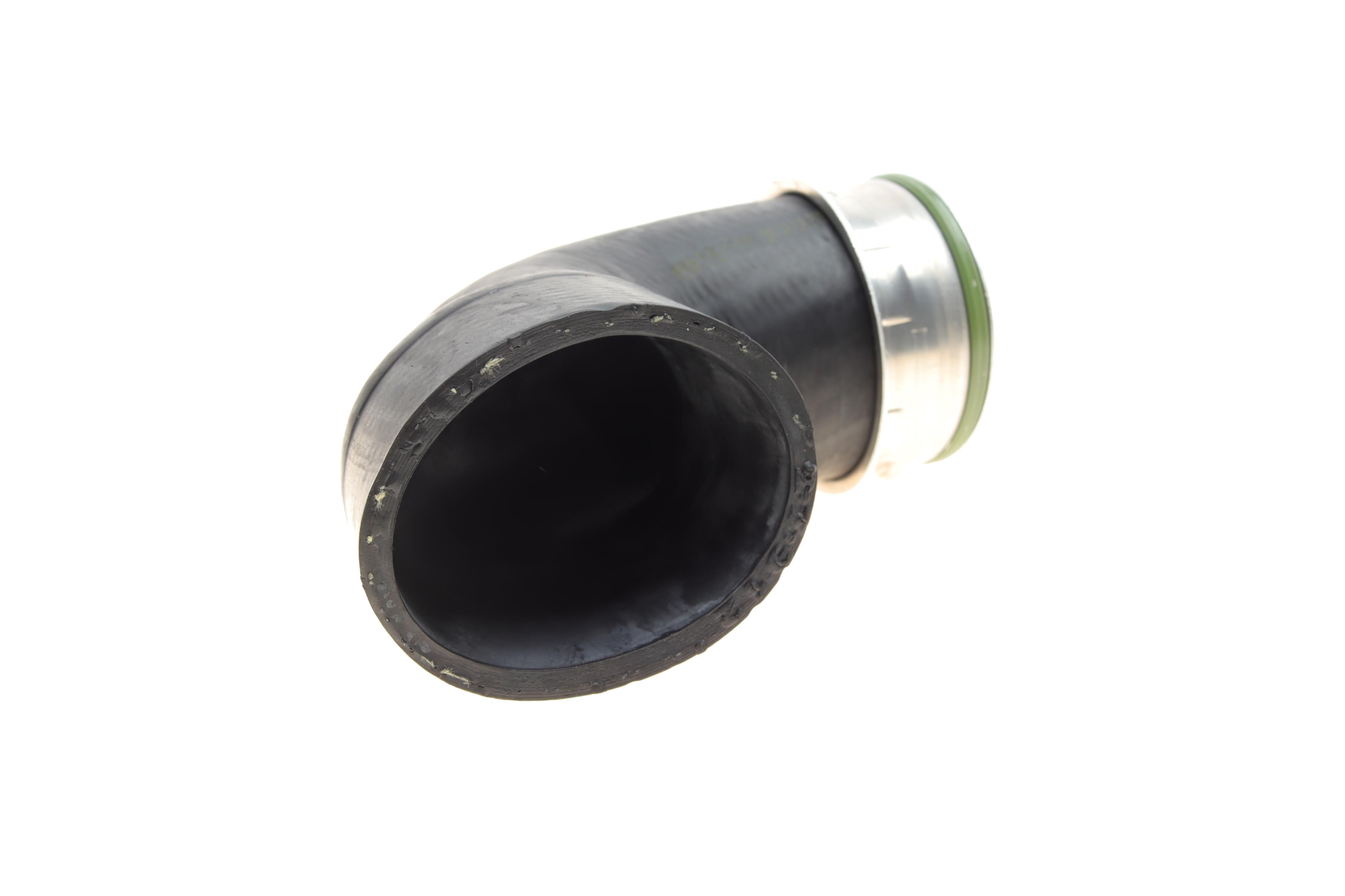 Патрубок інтеркулера (верхній) (R) VW Caddy III 1.9/2.0TDI 04-15