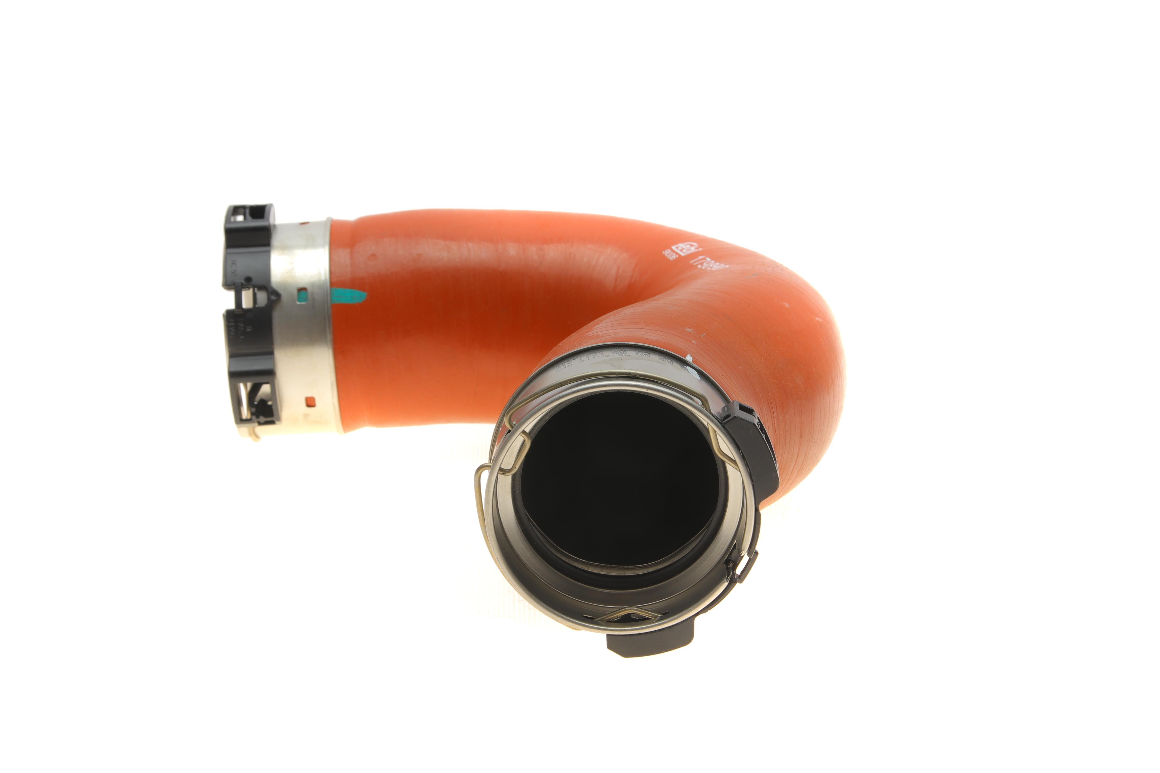 Патрубок інтеркулера (R) MB Sprinter 906 OM651