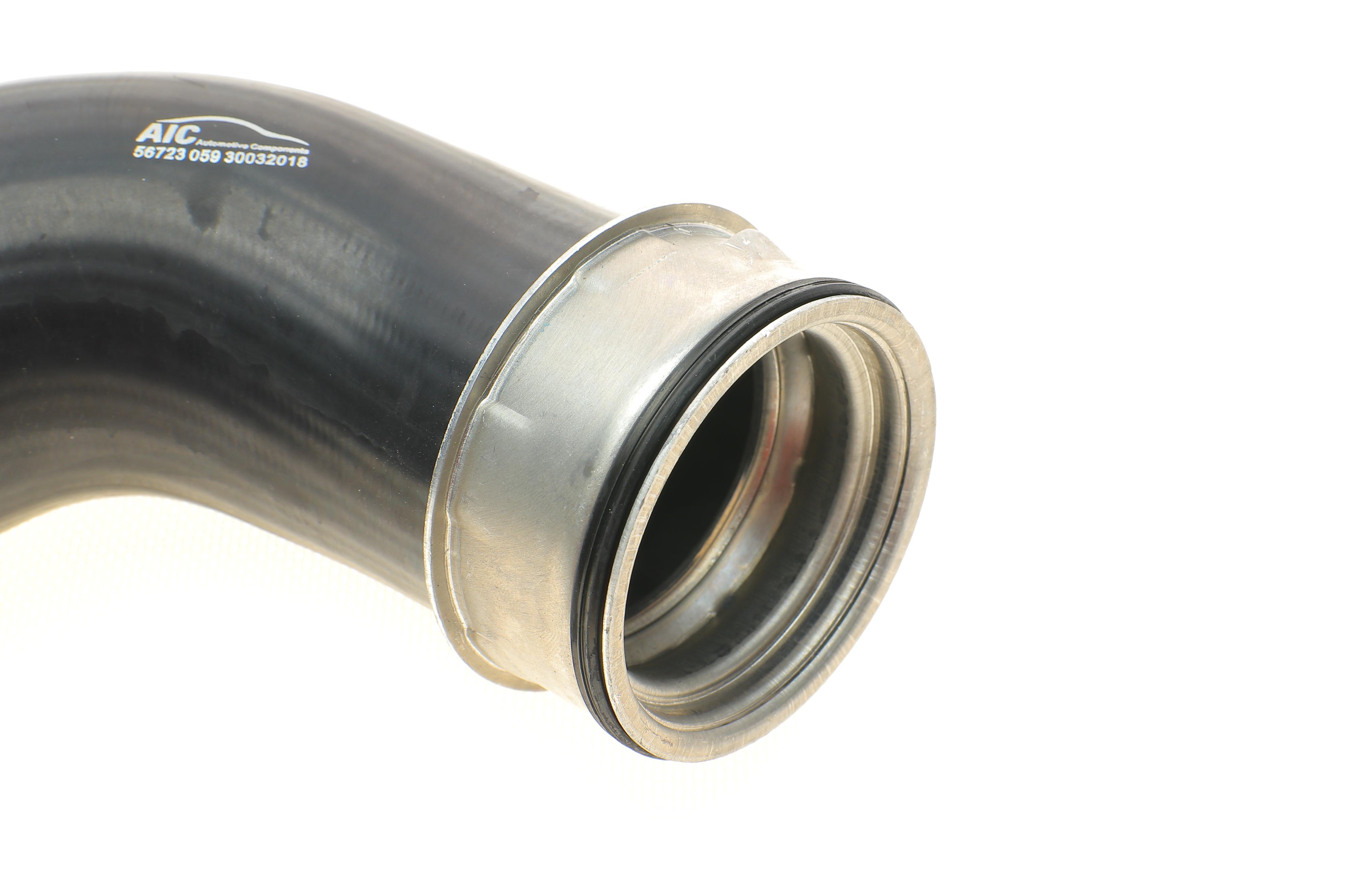 Патрубок інтеркулера (нижній) (L) Audi A3/Skoda Octavia/SuperB/VW Golf/Jetta/Passat 2.0D 03-