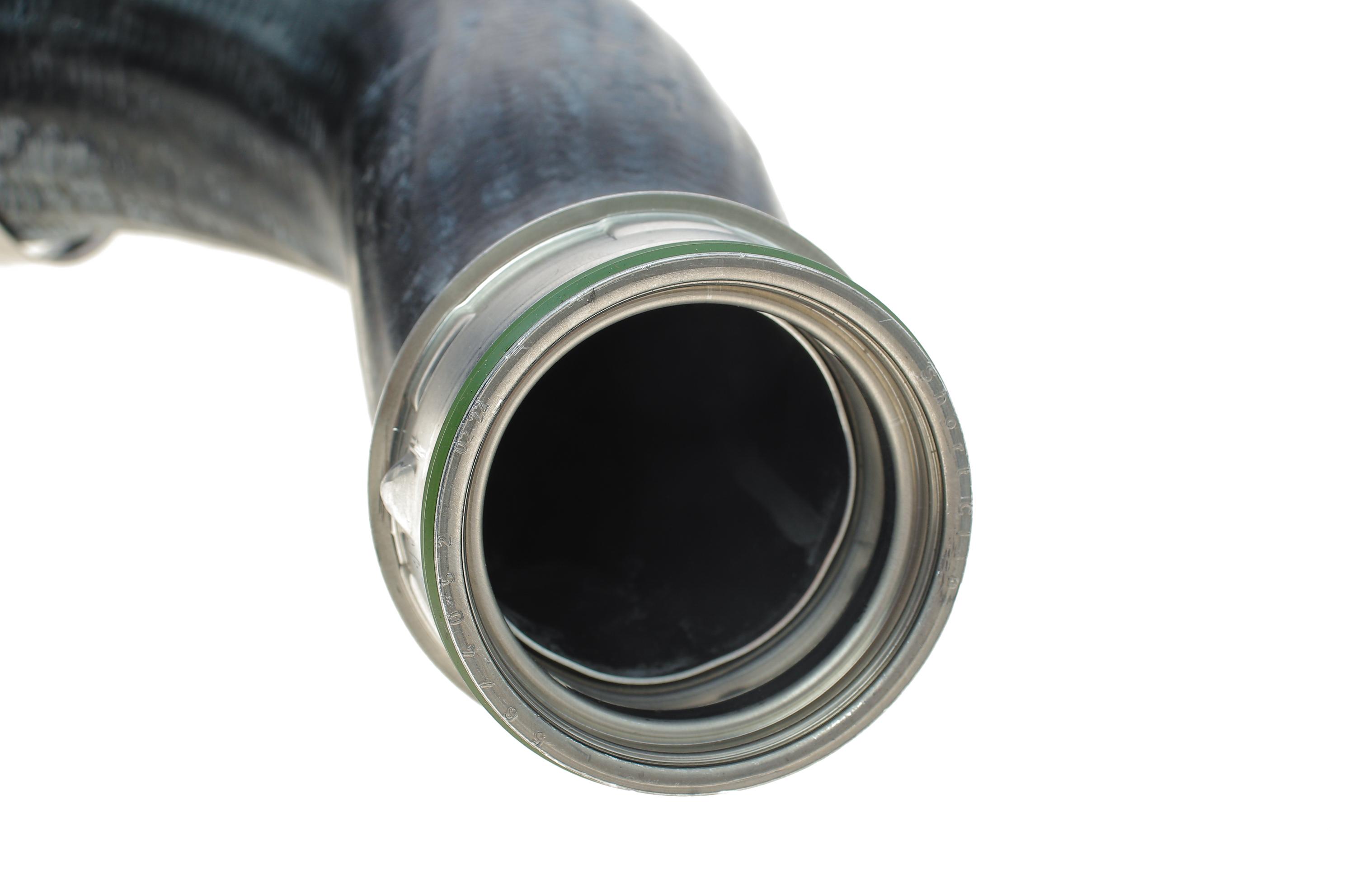 Патрубок інтеркулера (L) VW T5 2.5TDI 06-10