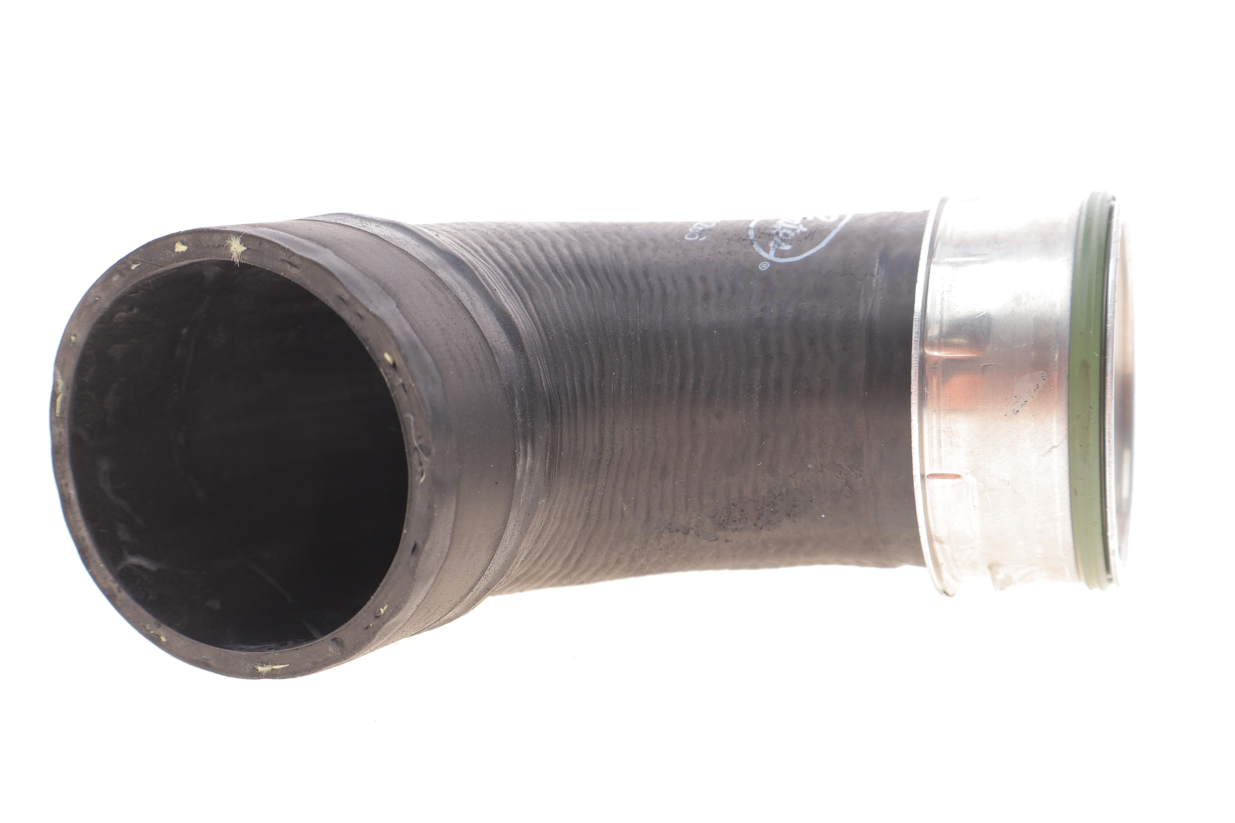 Патрубок інтеркулера (верхній) (R) VW Caddy III 1.9/2.0TDI 04-15