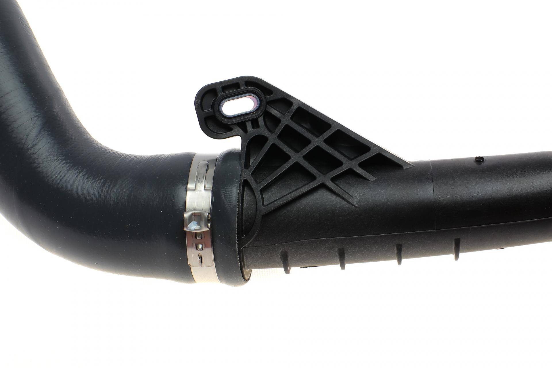 Патрубок інтеркулера (R) Renault Clio IV/Dokker 1.5dCi 12-