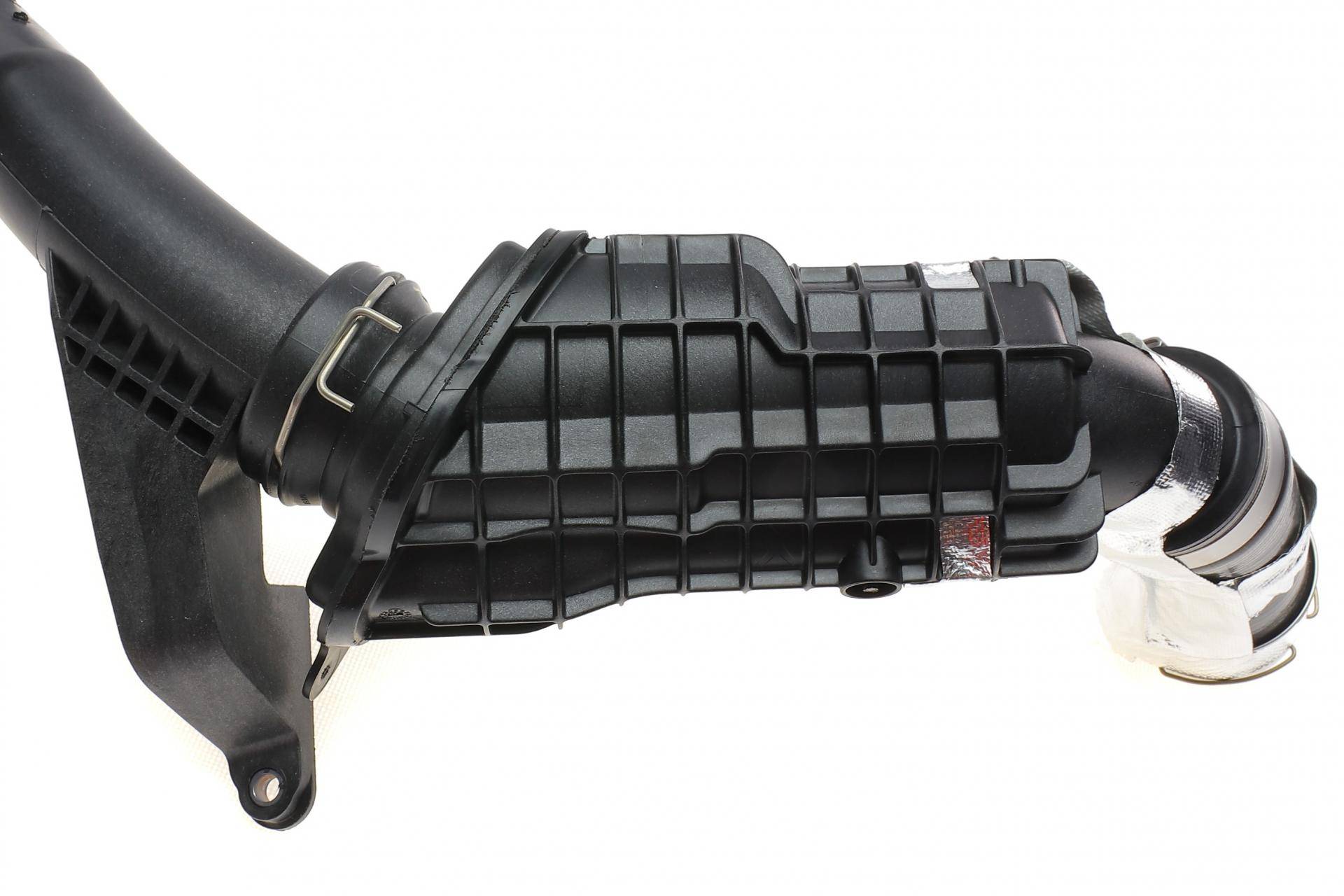 Патрубок інтеркулера (R) Renault Clio IV/Dokker 1.5dCi 12-