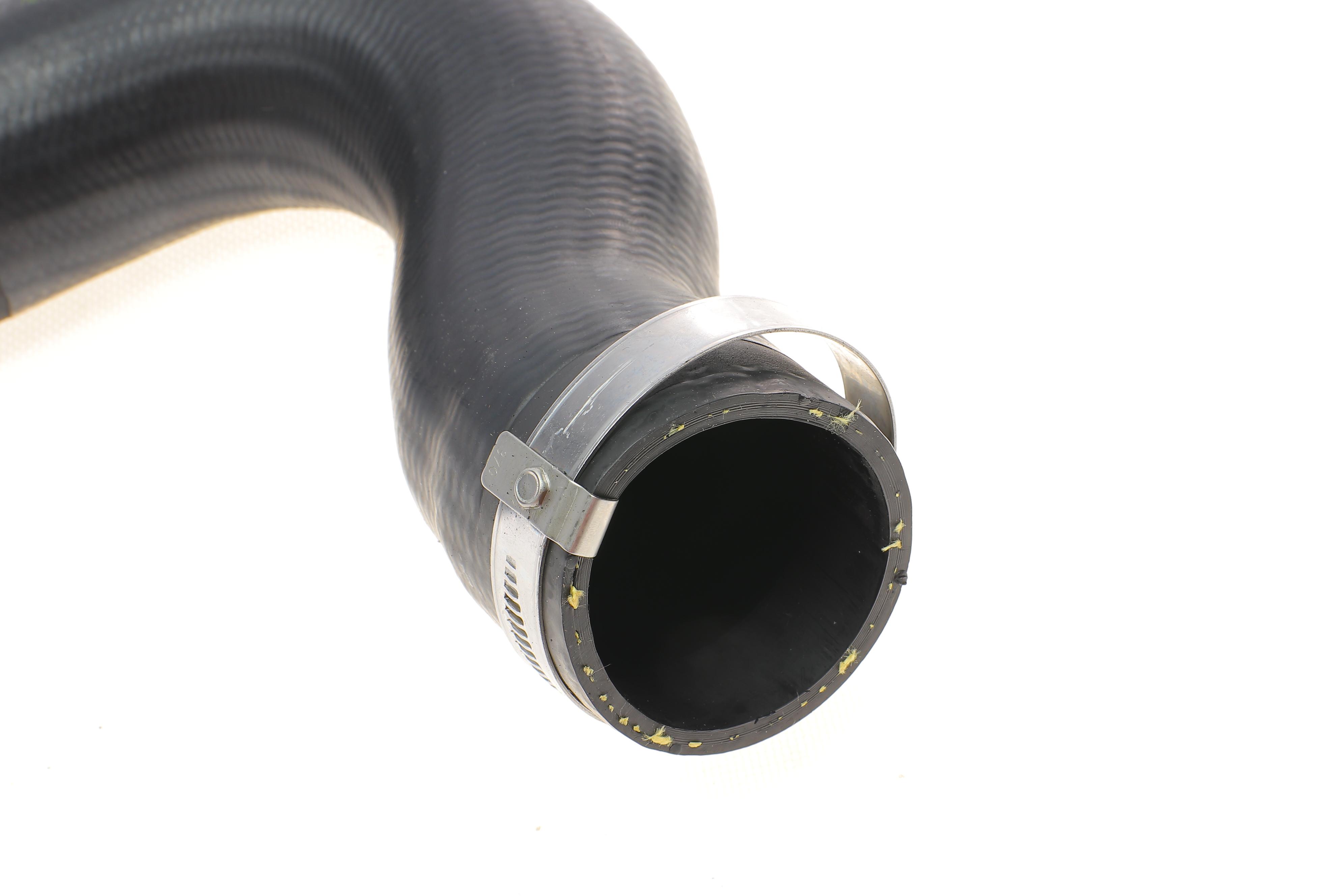 Патрубок інтеркулера (R) MB Sprinter 2.2CDI OM646