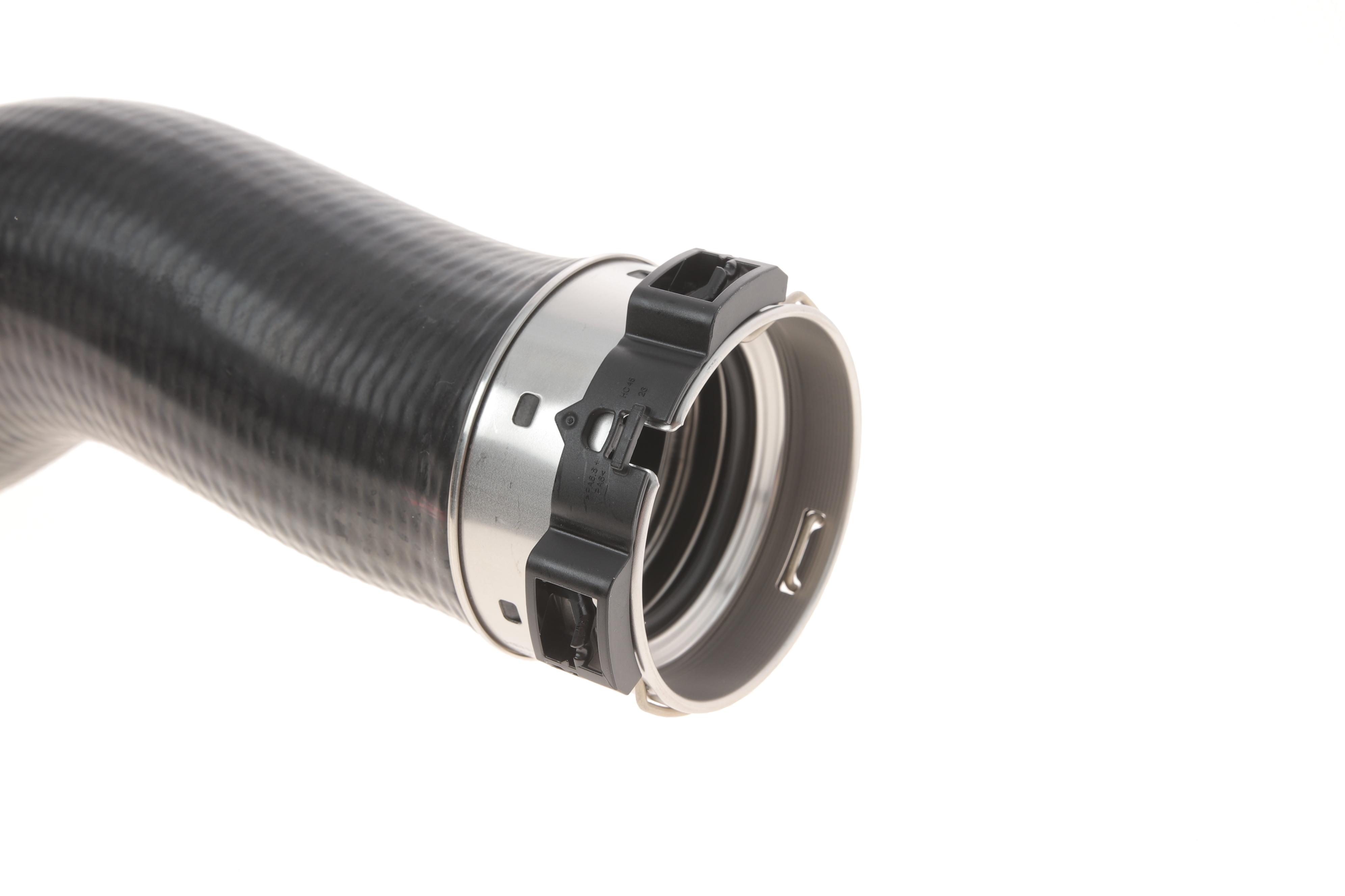 Патрубок інтеркулера (R) BMW 5 (F10/F07) 2.0d 10-16 (B47/N47)