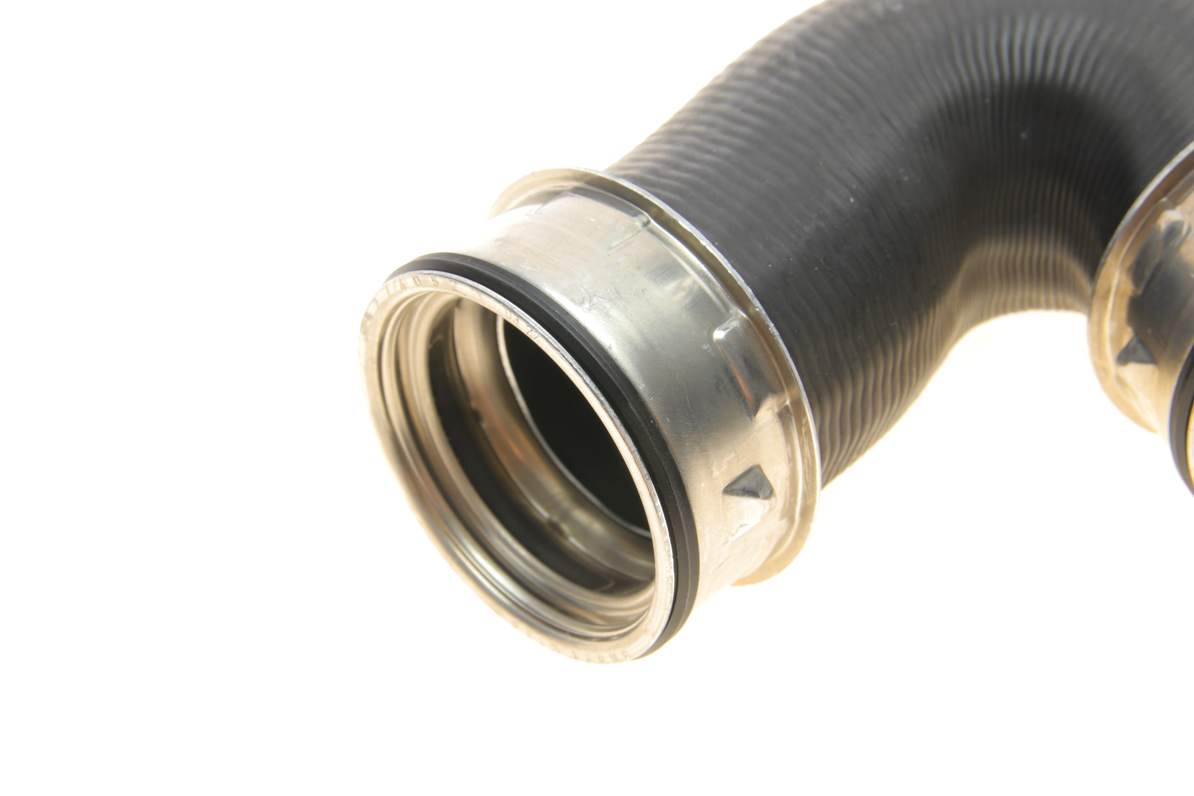 Патрубок інтеркулера (нижній) Skoda Superb/VW Passat 1.9TDI 00-08