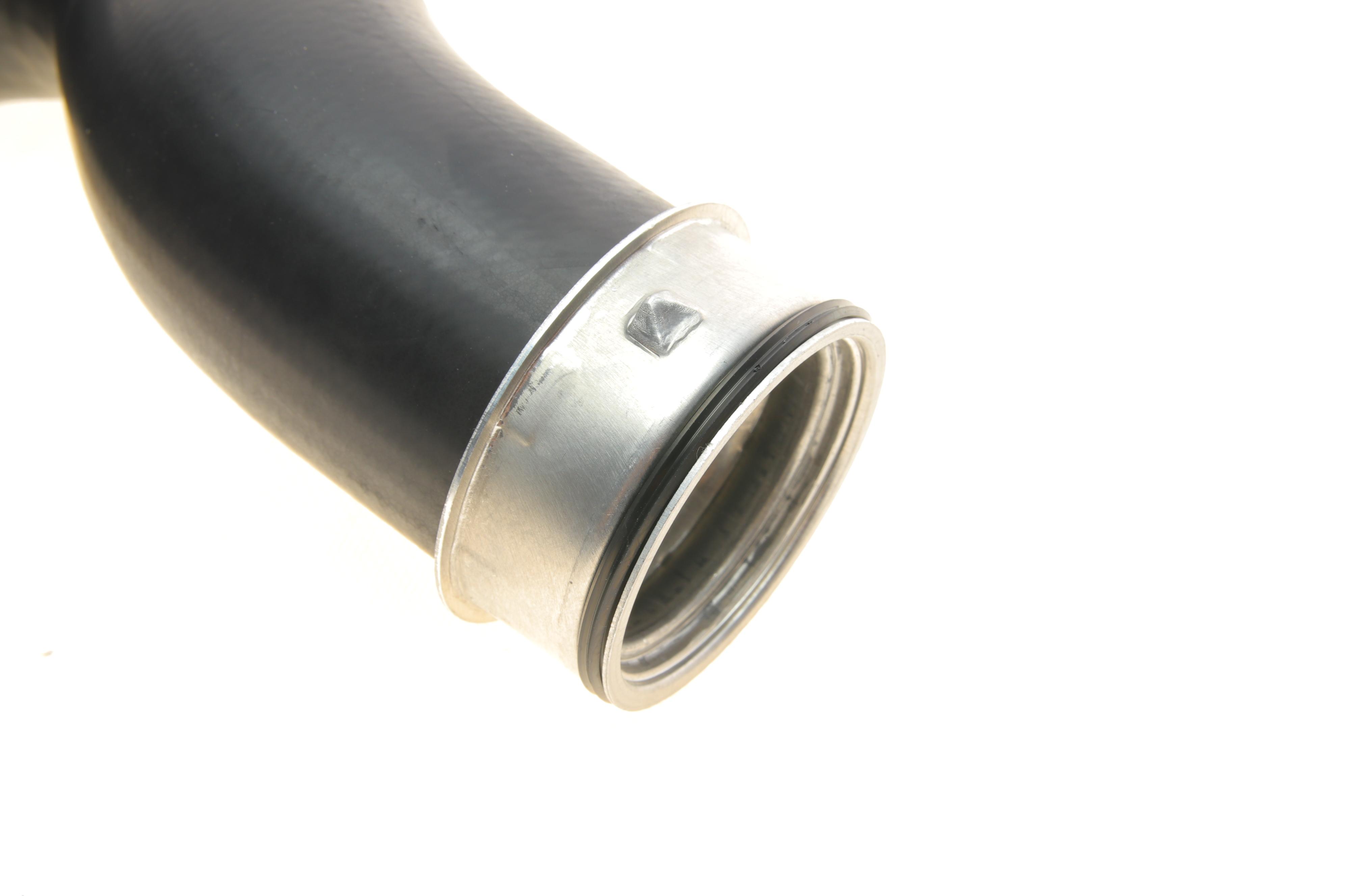 Патрубок інтеркулера (R) MB Sprinter (W906) 06- OM651/OM642/OM646/M271/M272