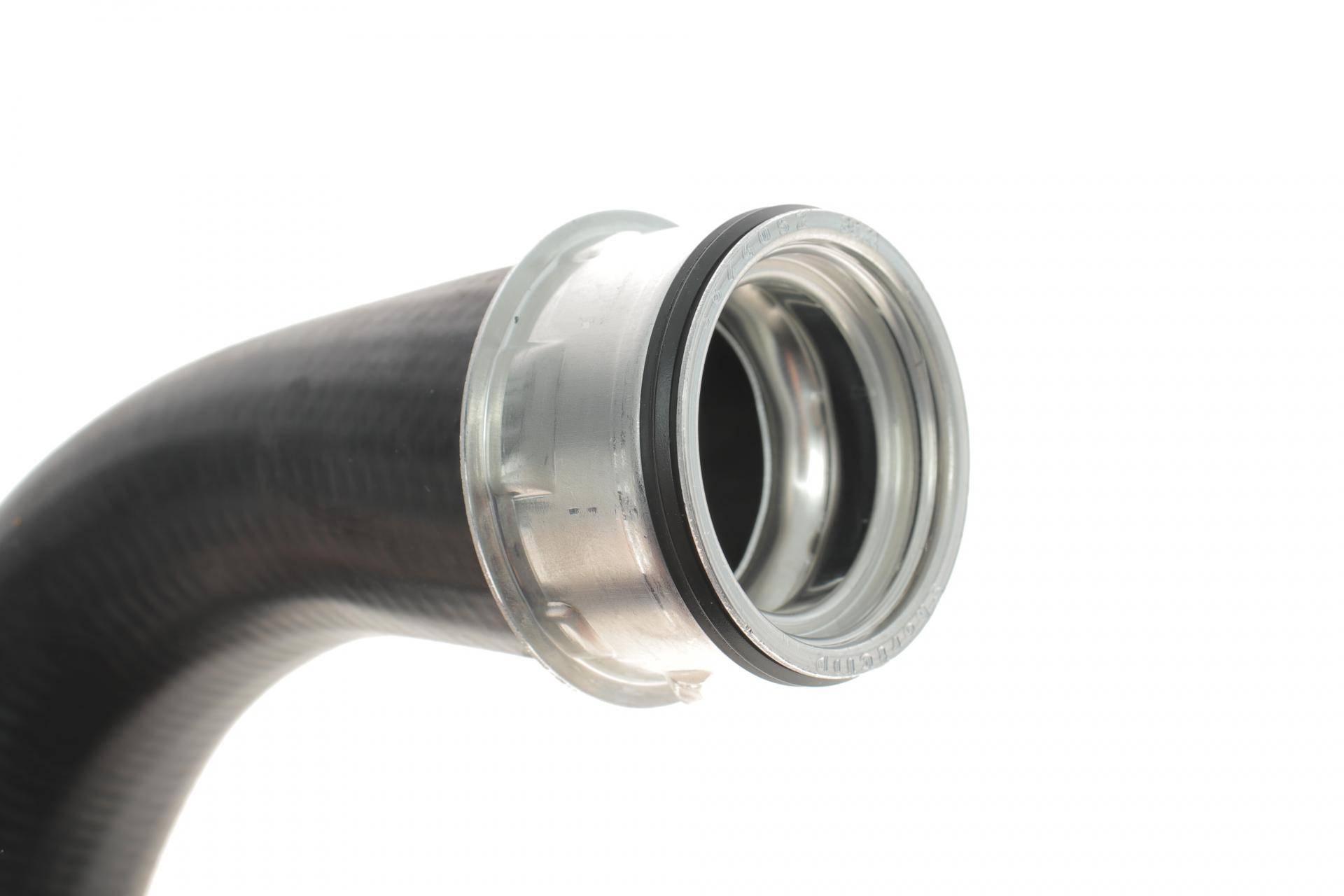 Патрубок інтеркулера (випуск) (R) Opel Combo 1.3 CDTI 04-