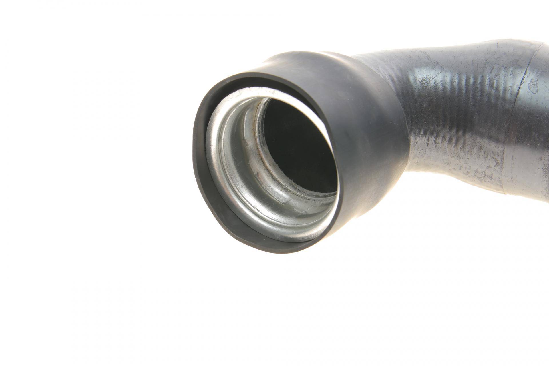 Патрубок інтеркулера (верхній) (R) VW Caddy III 1.9/2.0TDI 04-