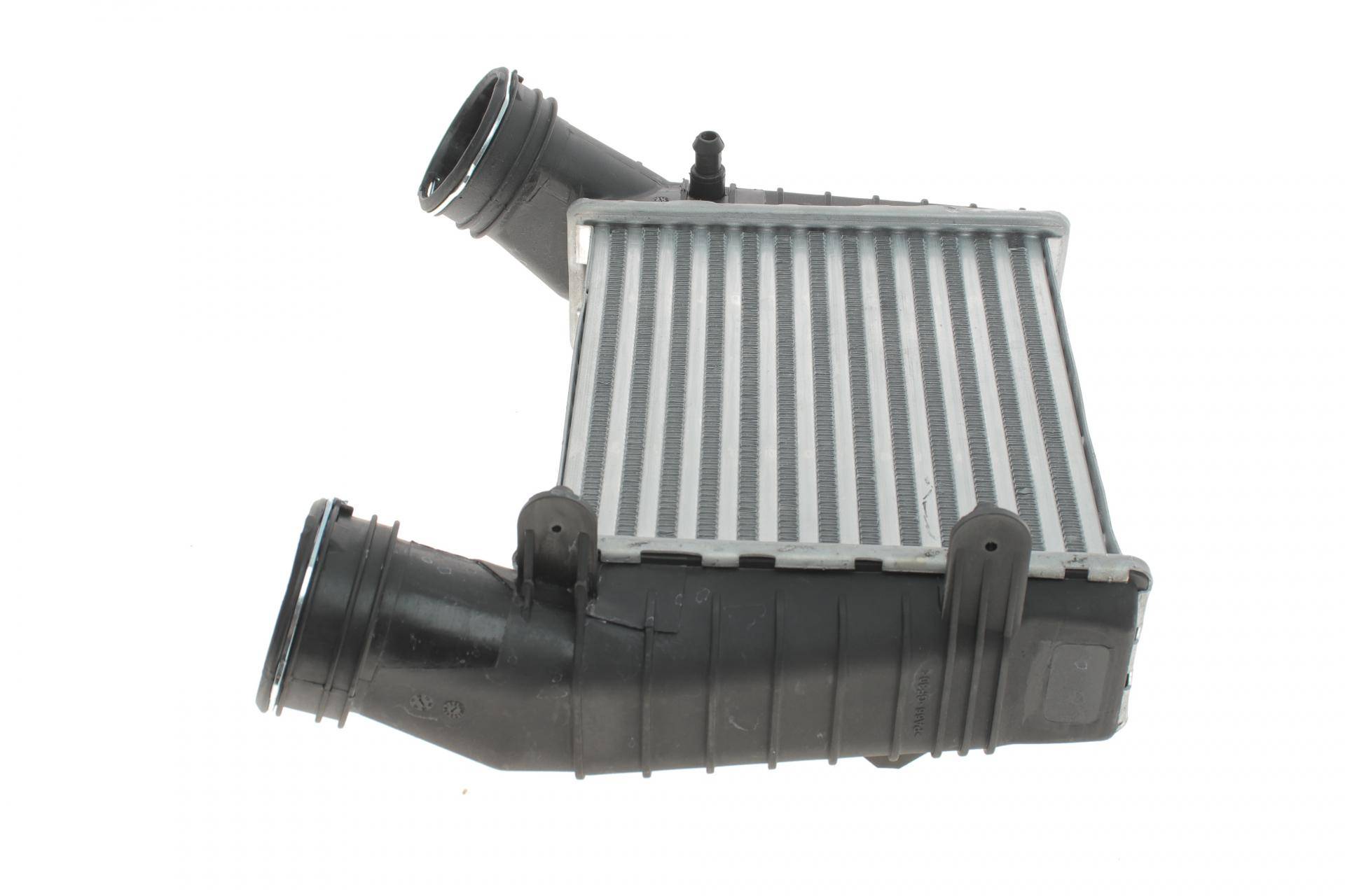 Радіатор інтеркулера VW Passat 1.9/2.0 TDI 00-05