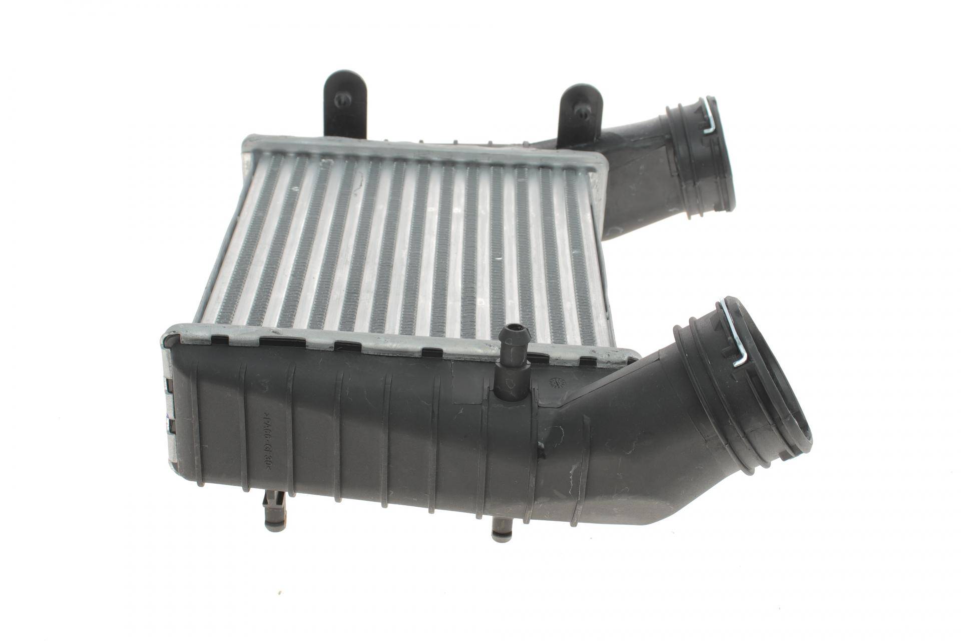 Радіатор інтеркулера VW Passat 1.9/2.0 TDI 00-05