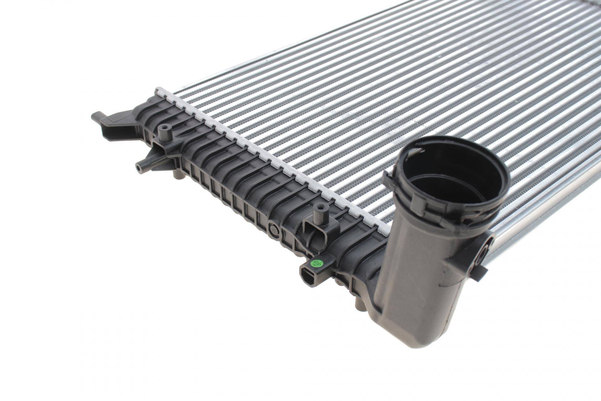 Радіатор інтеркулера VW Caddy III 1.9/2.0 TDI 04-10