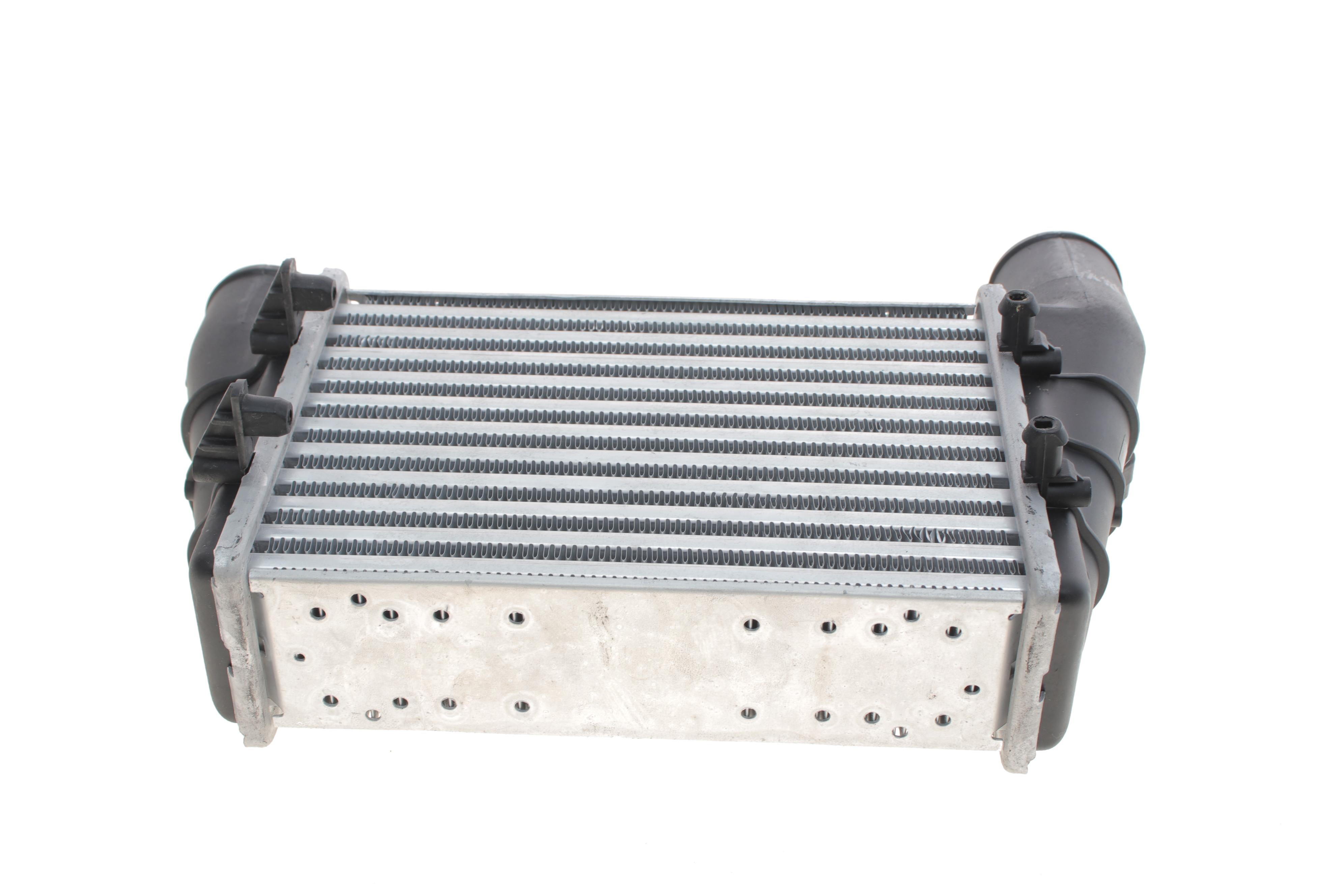 Радіатор інтеркулера Audi A4/A6/VW Passat 1.8/1.9TDI 95-05