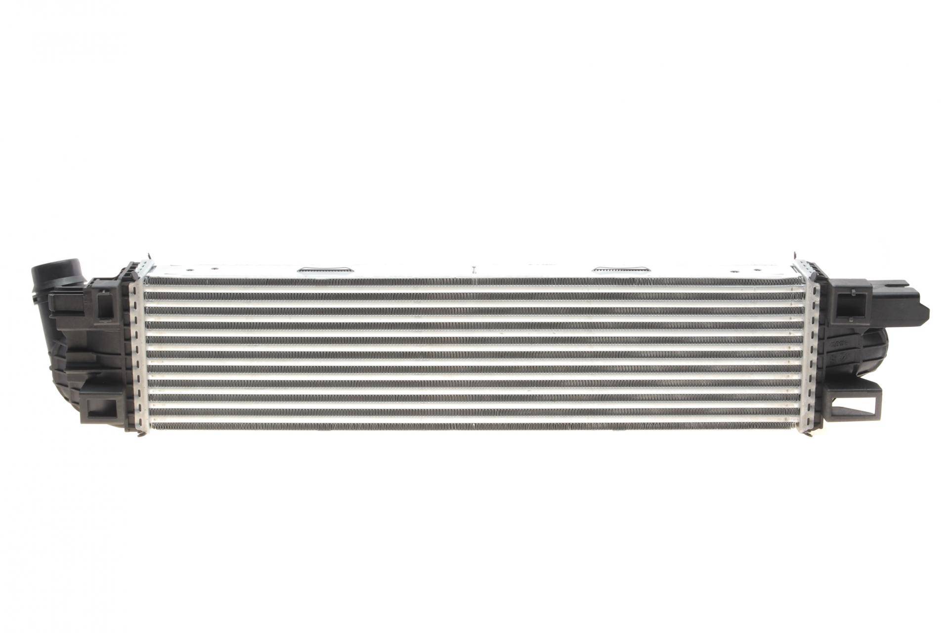 Радіатор інтеркулера Opel Vivaro 1.6 CDTi/Renault Trafic 16 dCi 14-