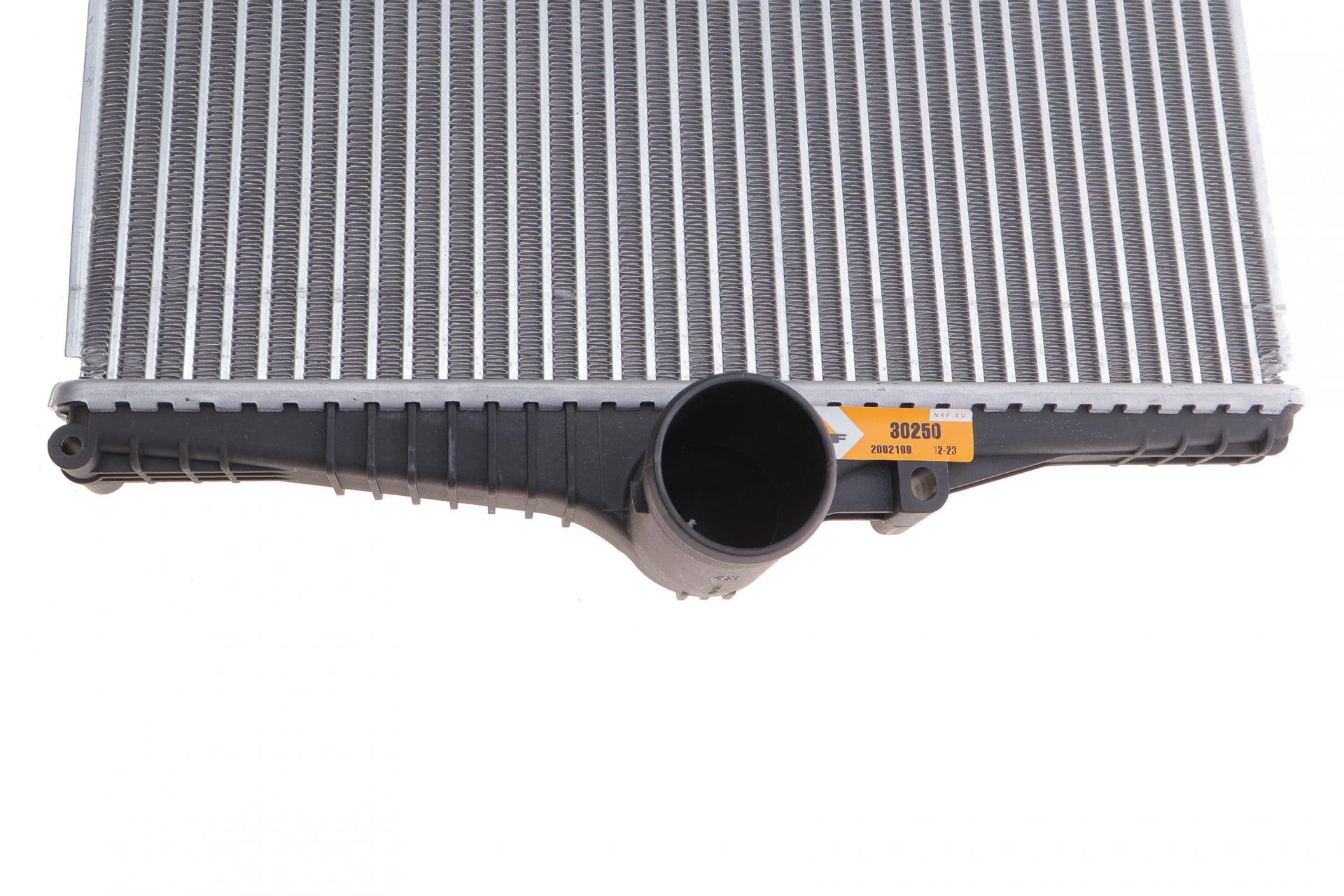 Радіатор інтеркулера Volvo XC90 I 02-14