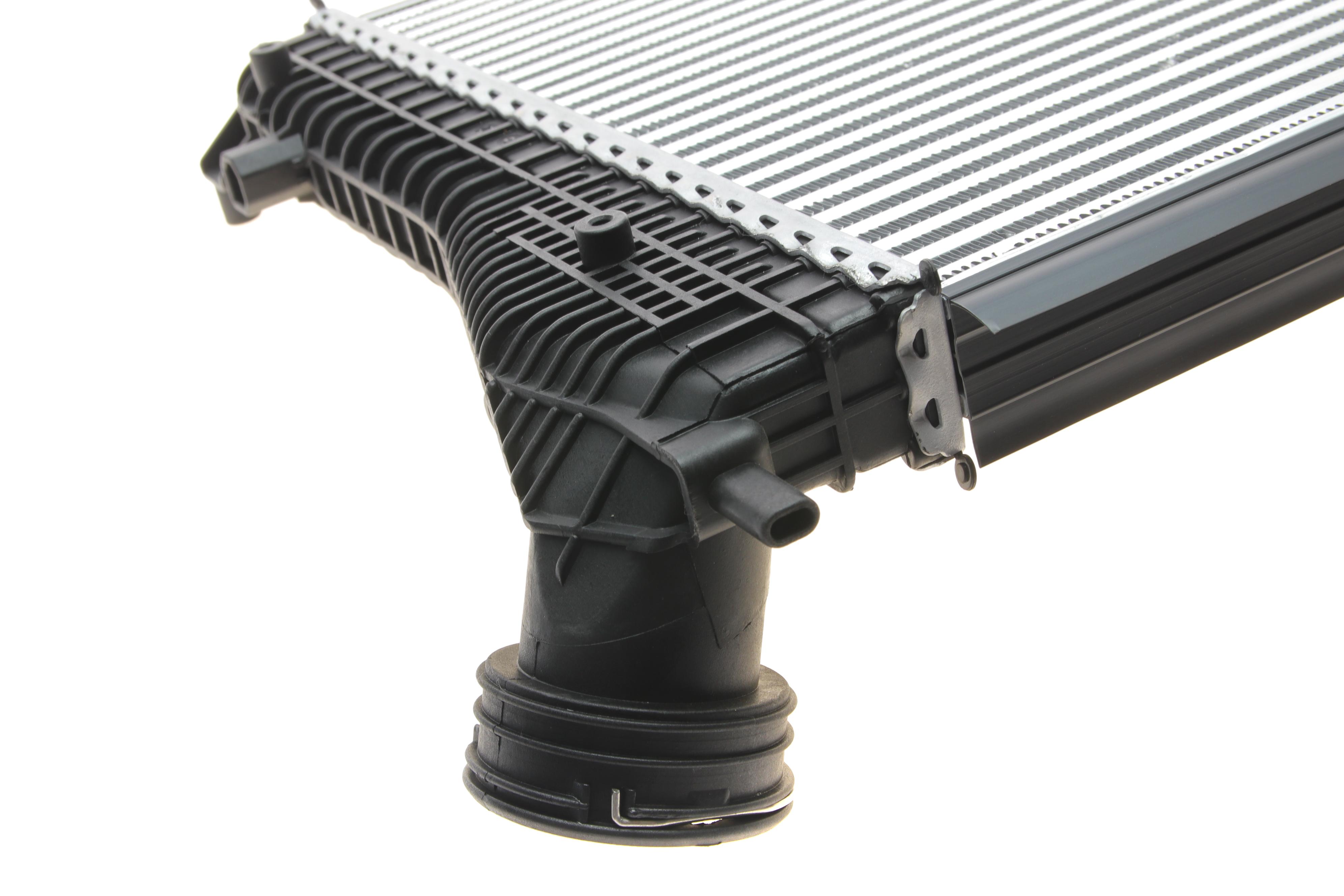 Радіатор інтеркулера VW Caddy III 1.9 TDI 04-10