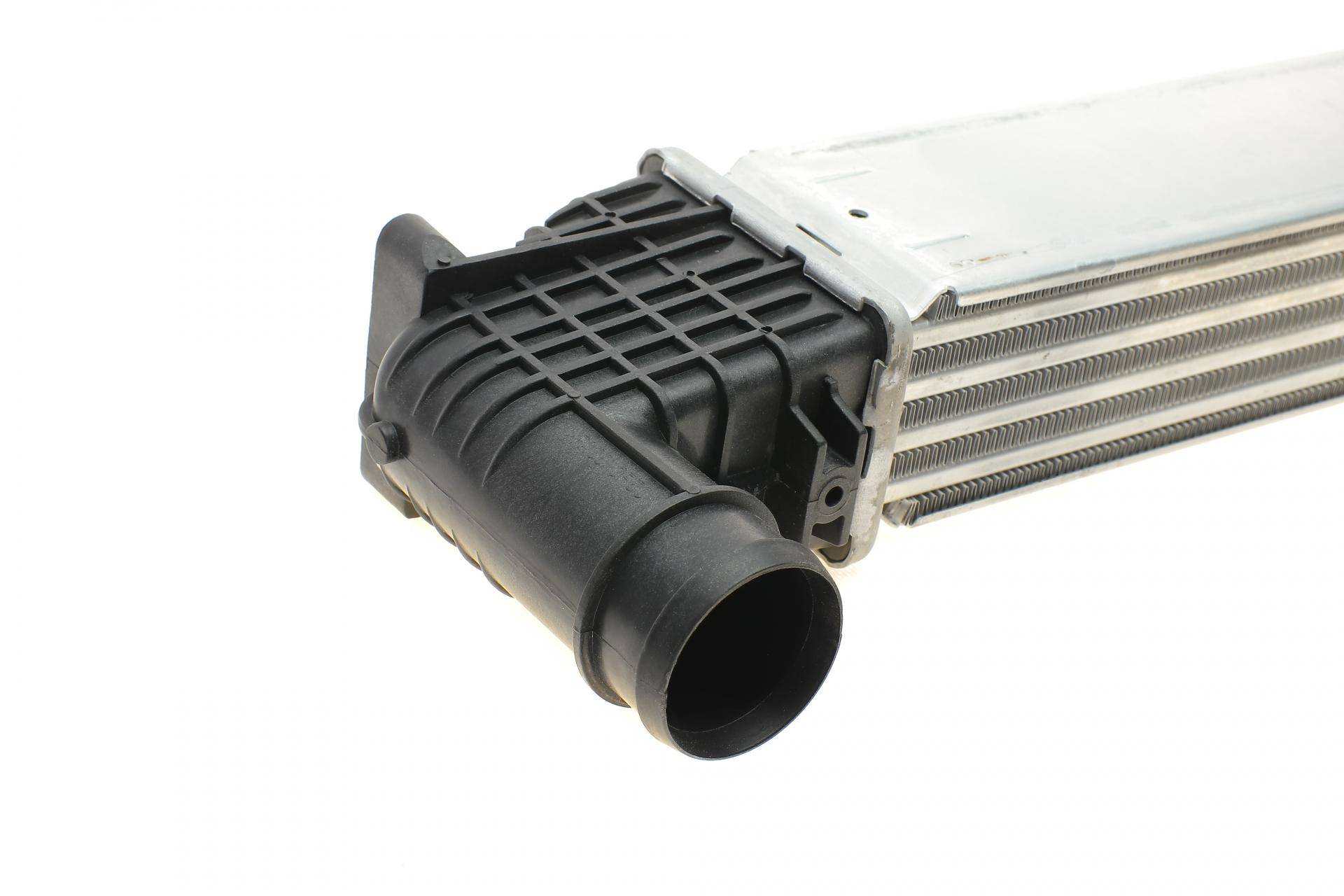 Радіатор інтеркулера VW Sharan 1.8 T/1.9 TDI 95-10