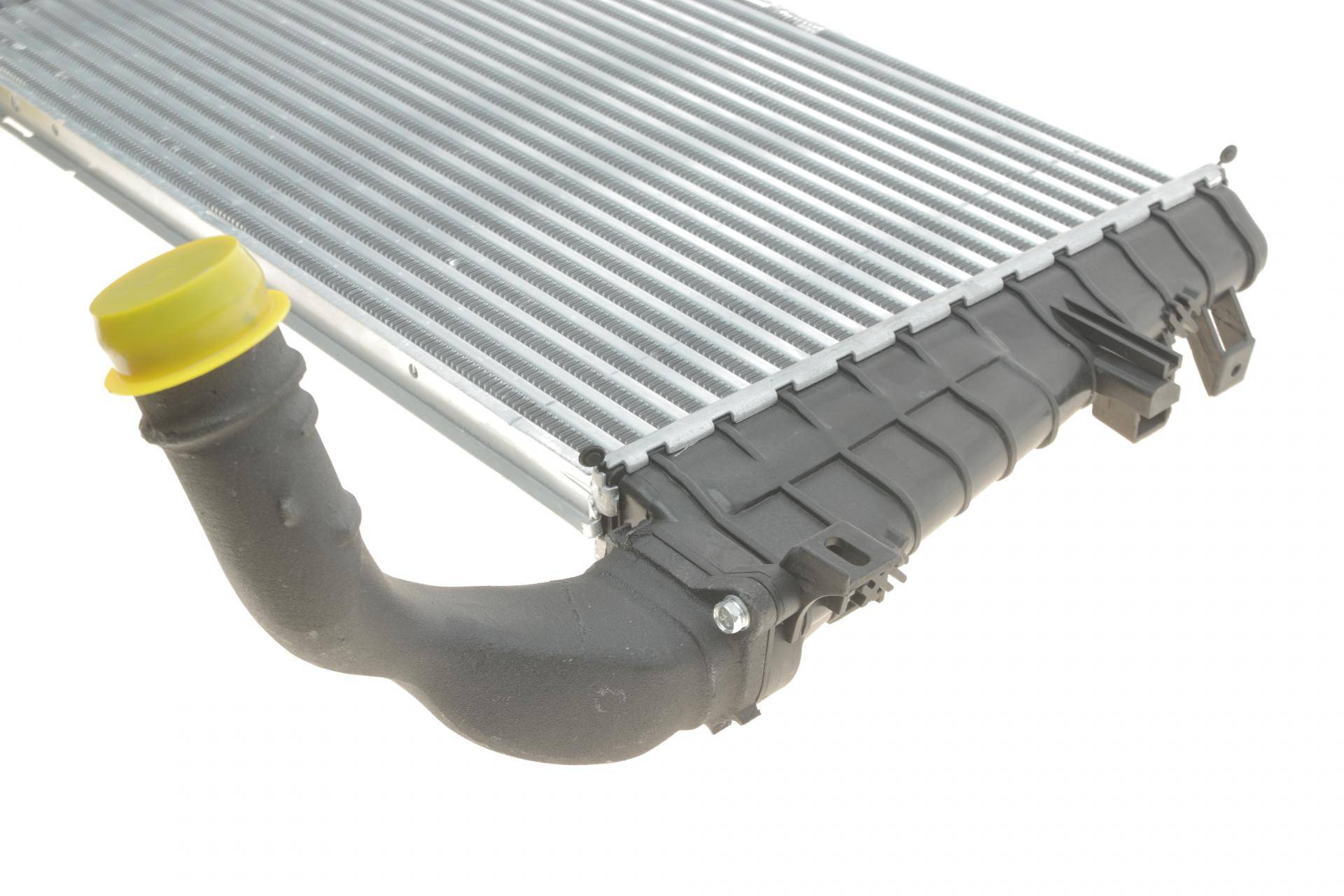 Радіатор інтеркулера Opel Astra H/Zafira 1.7D/1.9D 04-15