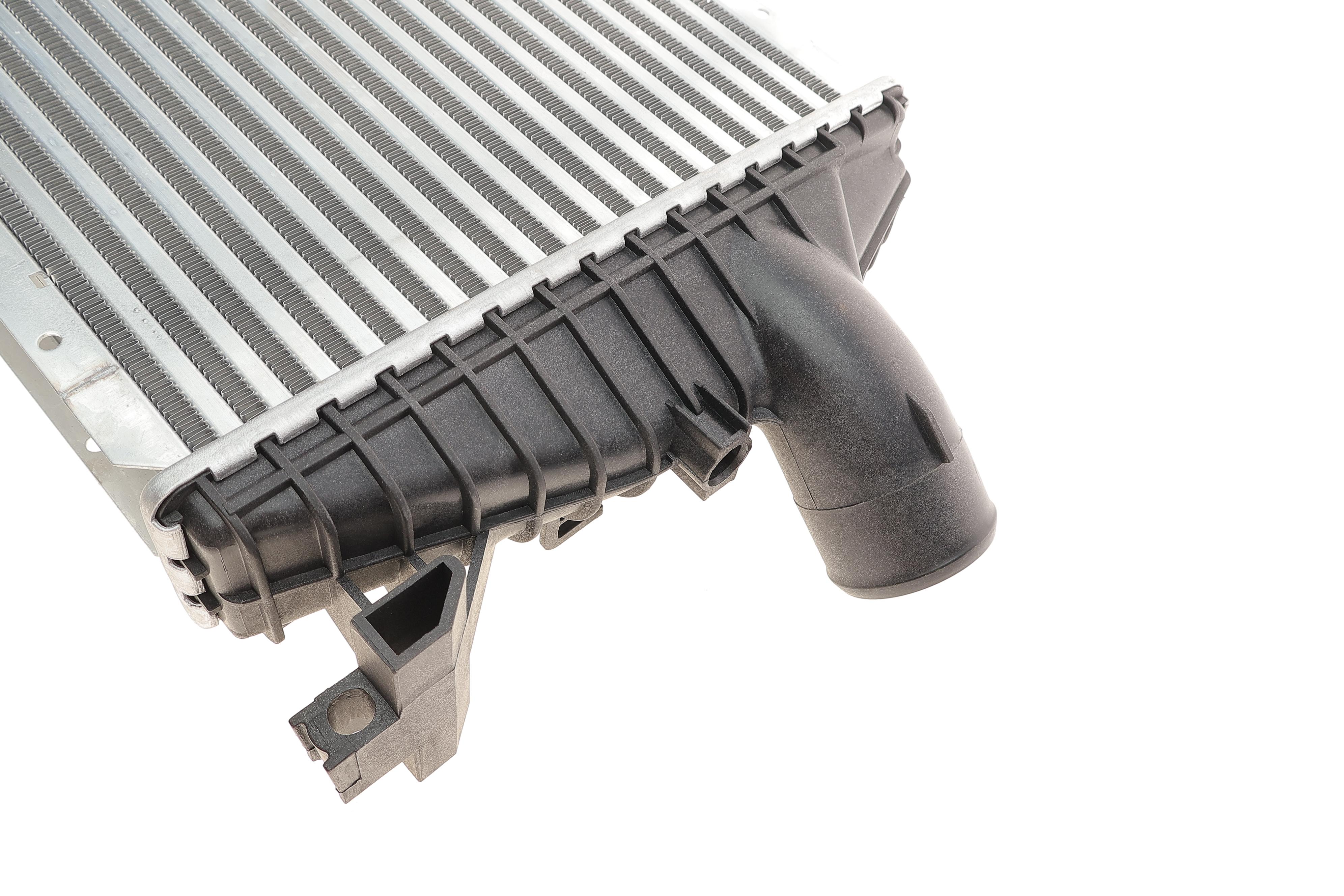 Радіатор інтеркулера MB Vito (W638) 2.2CDI 99-03