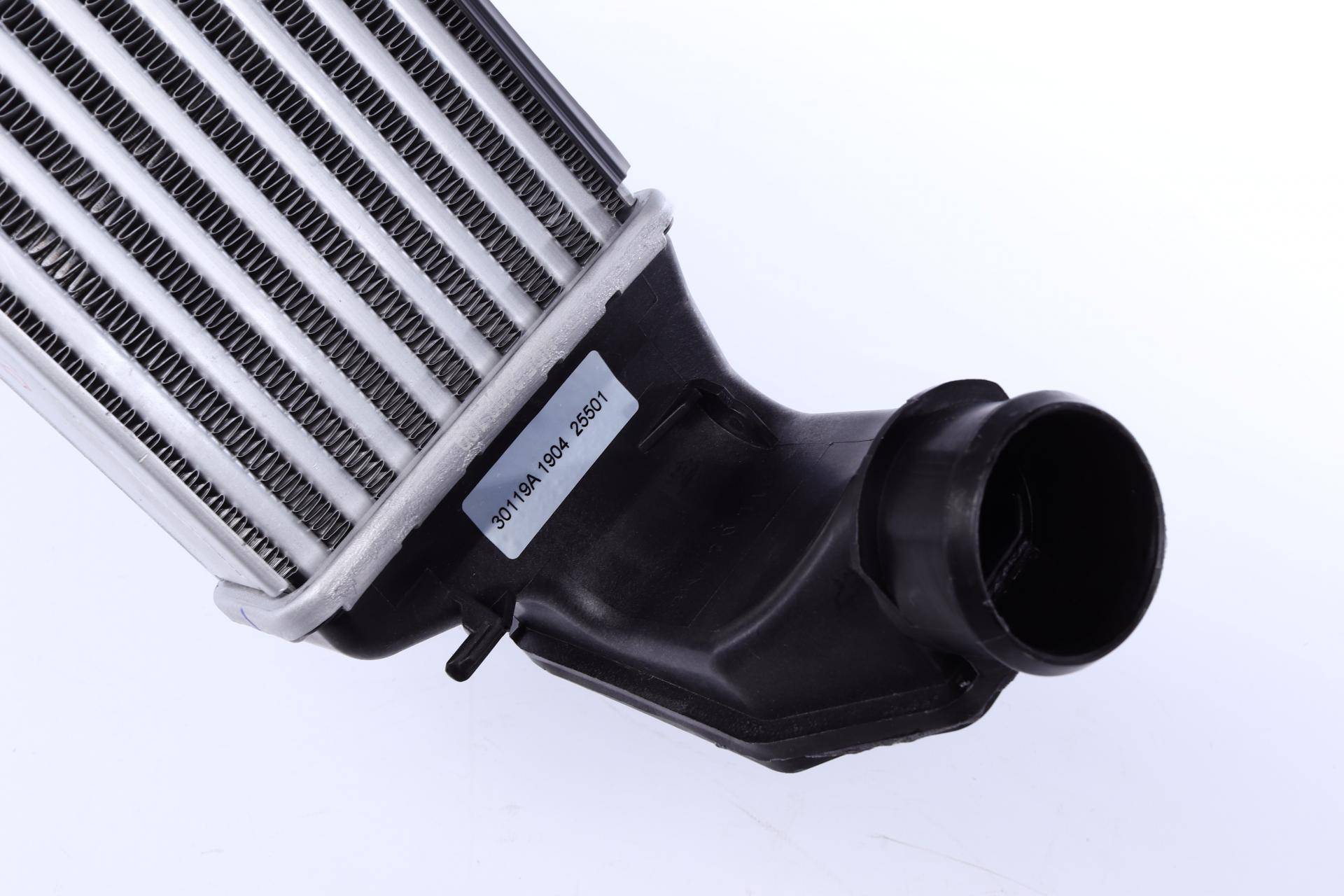 Радіатор інтеркулера BMW 3 (E46) 98-07