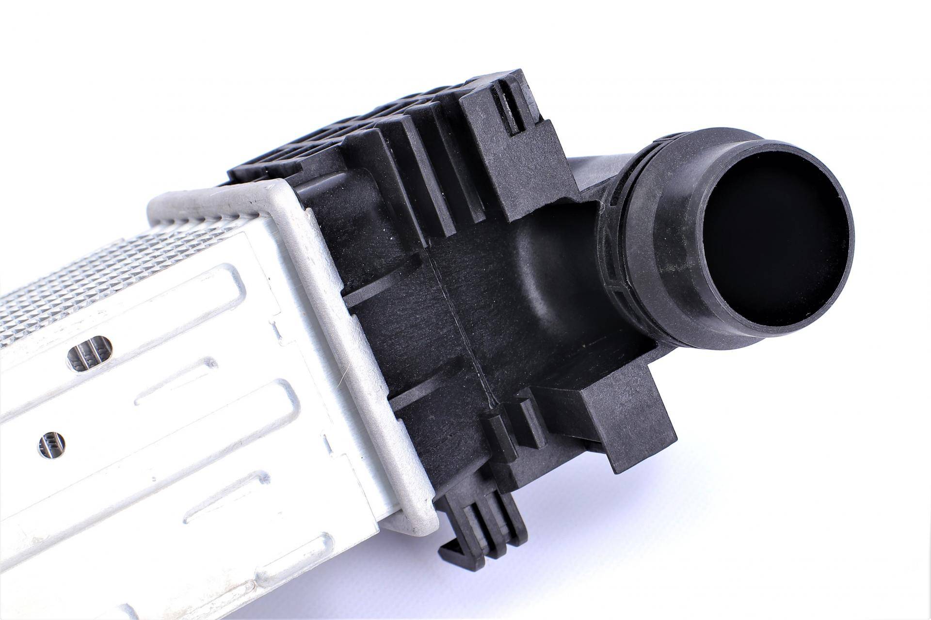 Радіатор інтеркулера Dacia Duster 1.5 dCi 10-