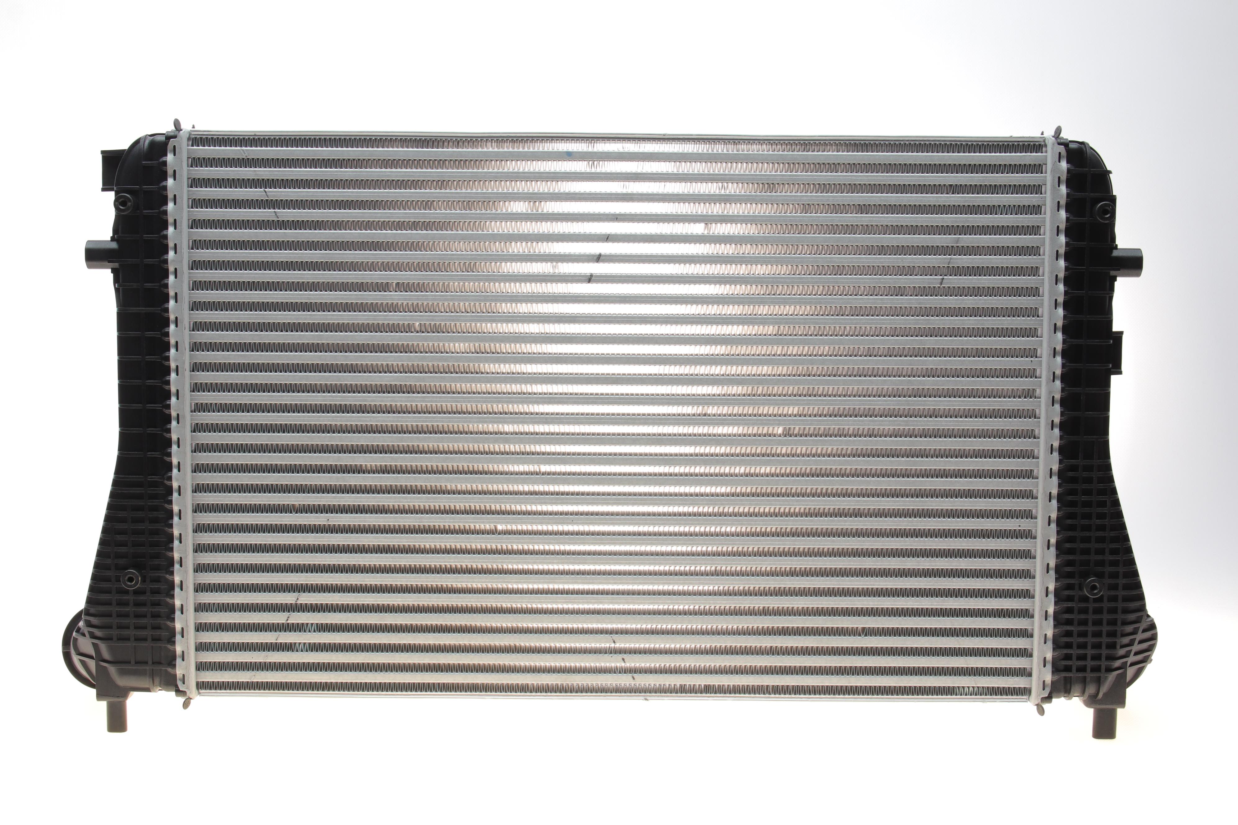 Радіатор інтеркулера VW Passat/Sharan/Tiguan 1.4-2.0D 05-