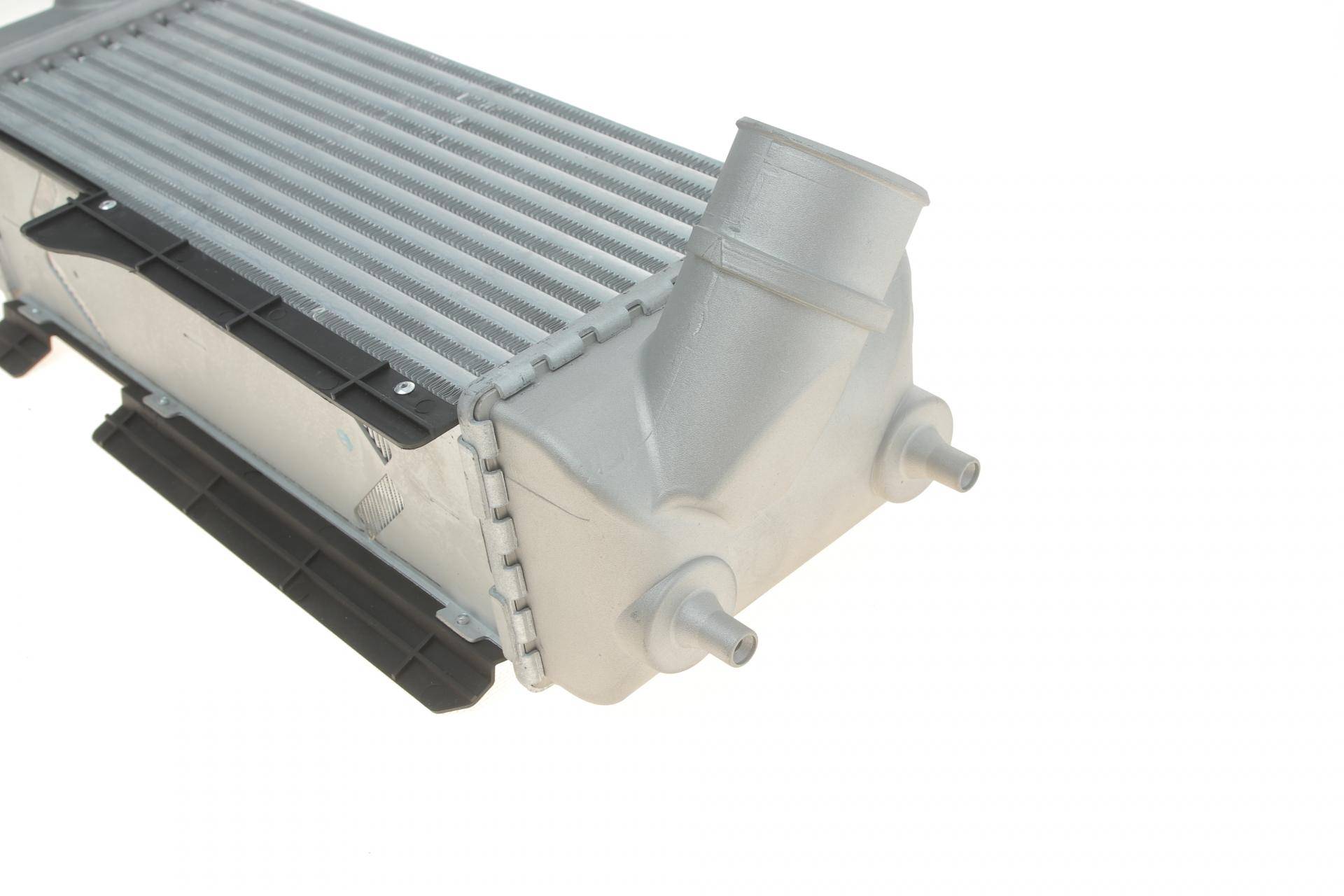 Радіатор інтеркулера Hyundai ix35/Kia Sportage III 2.0D 09-