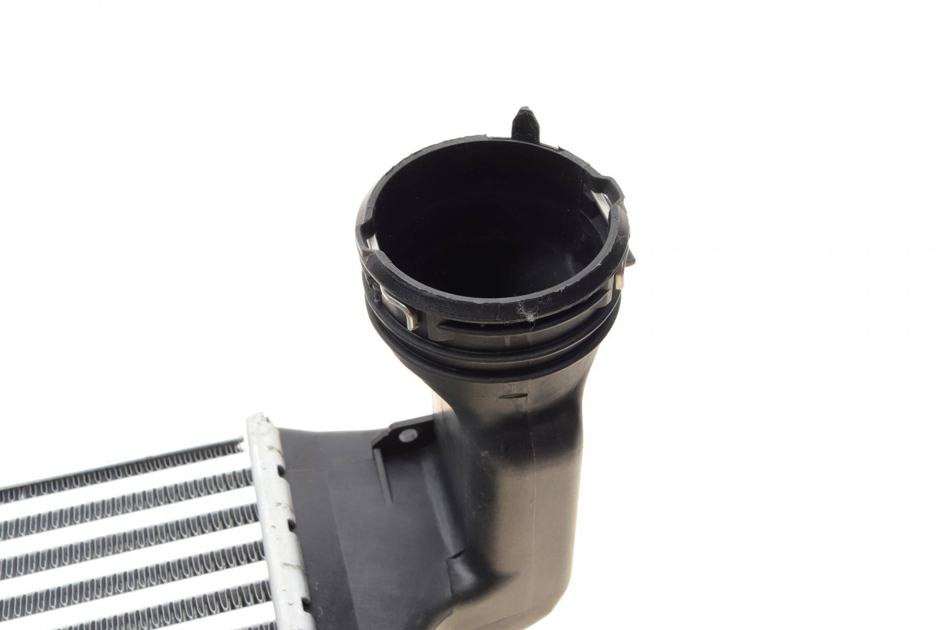 Радіатор інтеркулера BMW 3 (E46) 99-07/X3 (E83) 2.0/3.0 04-10