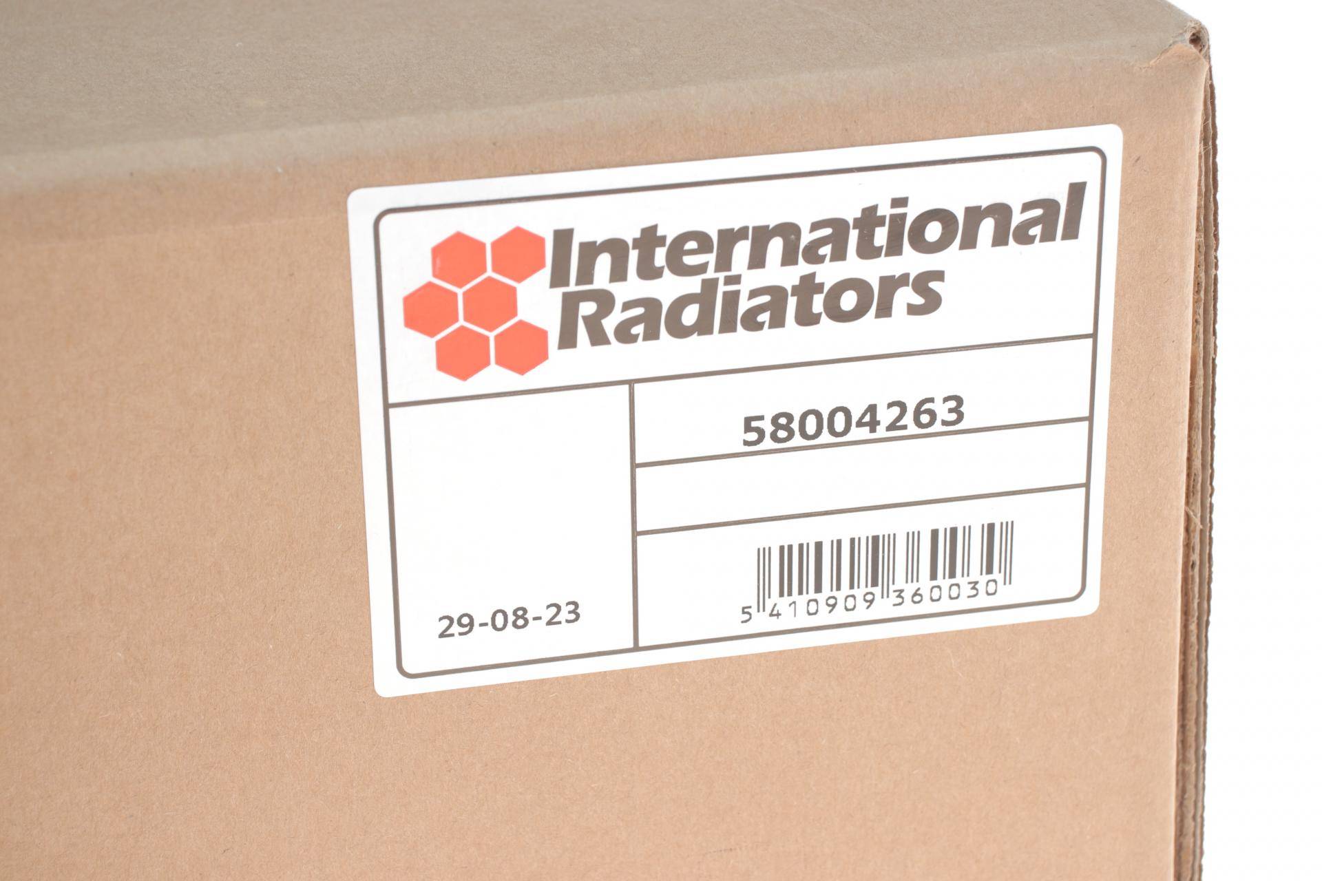 Радіатор інтеркулера Audi Q7 3.0/4.2TDI 06-15/VW Touareg 2.5/3.0TDI 03-18 (R)