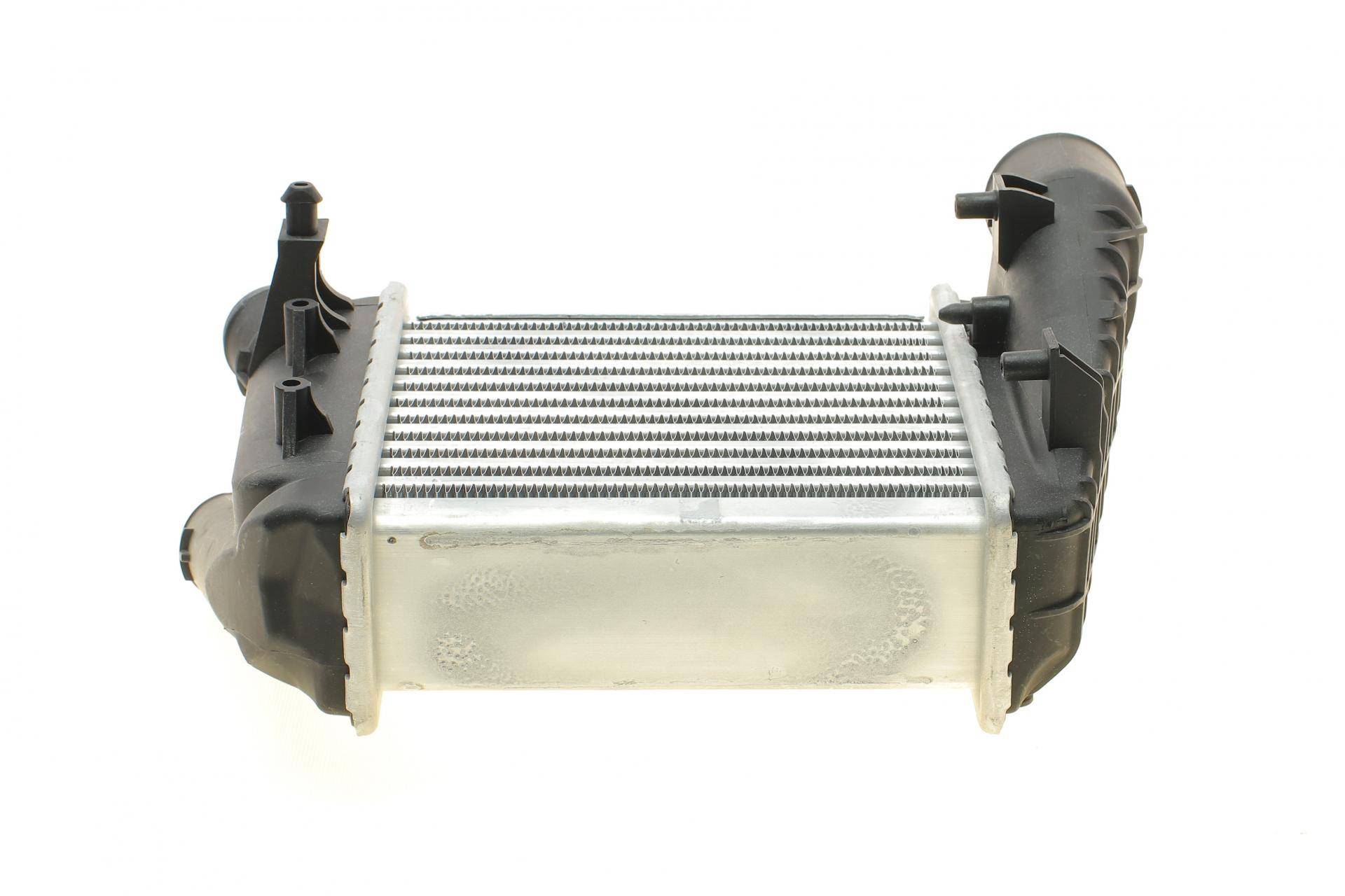 Радіатор інтеркулера Audi A4/A6 2.5TDI 01-06