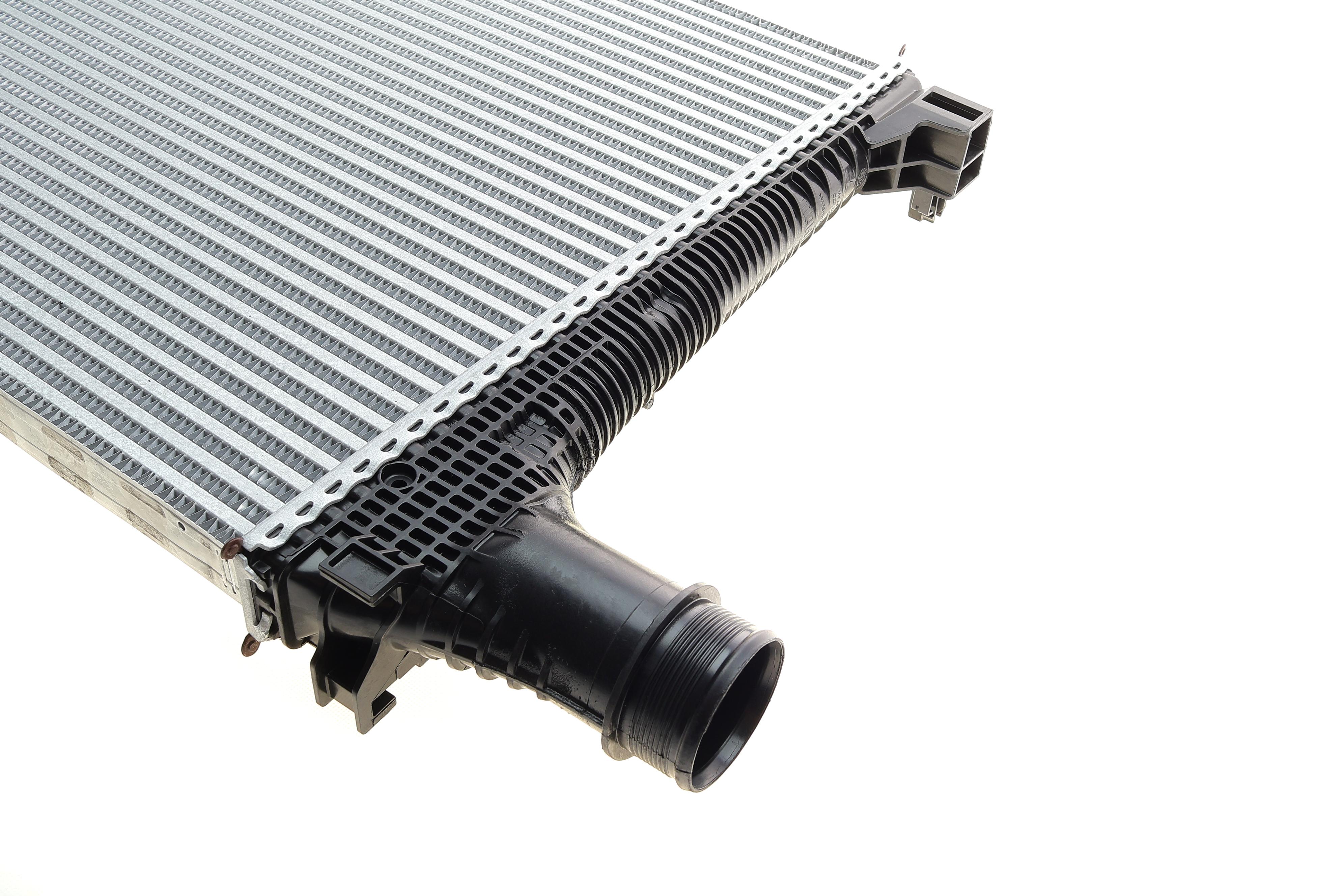 Радіатор інтеркулера Audi Q7/Q8 2.0TFSI/3.0TDI 15-