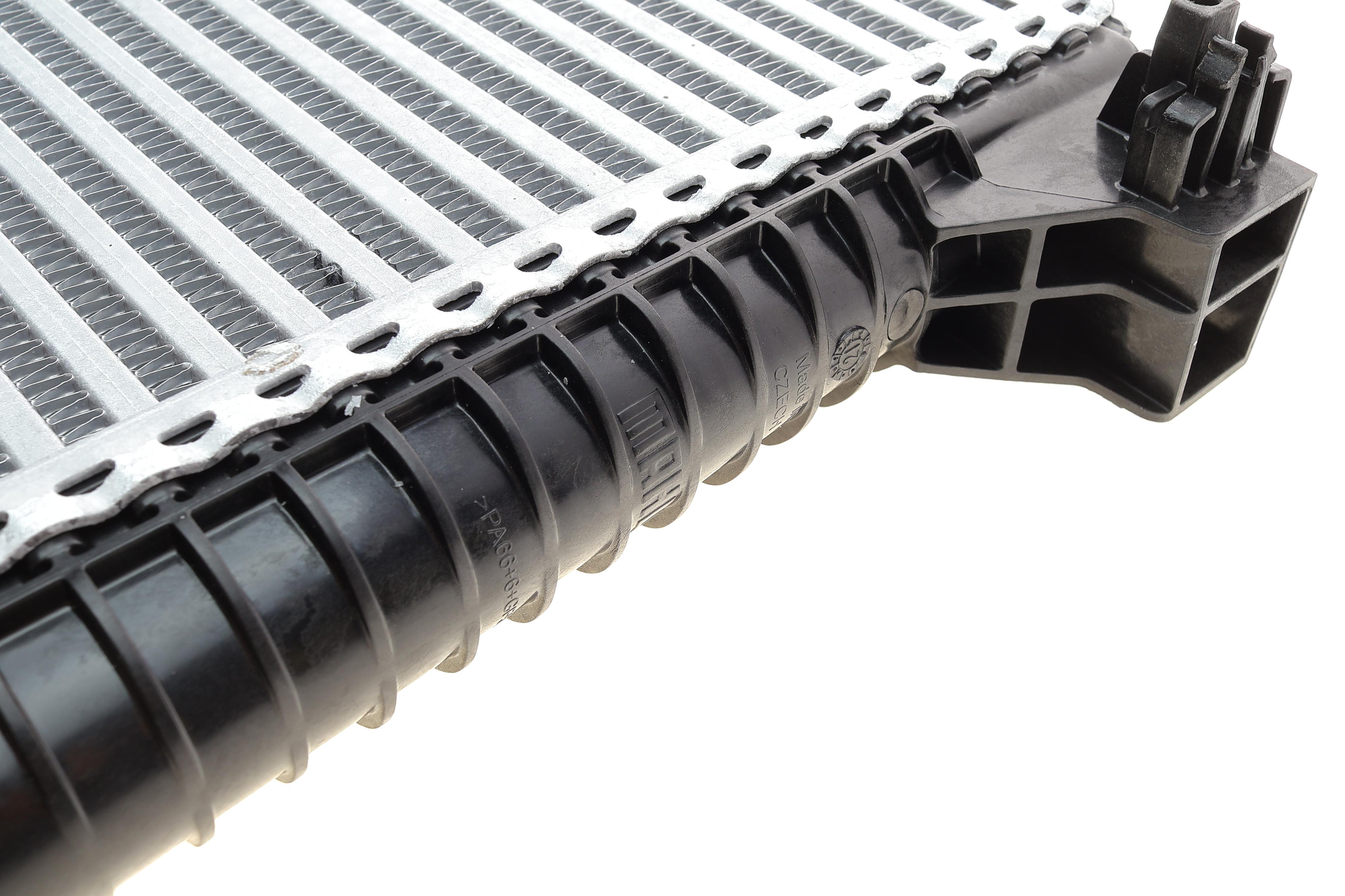 Радіатор інтеркулера Audi Q7/Q8 2.0TFSI/3.0TDI 15-