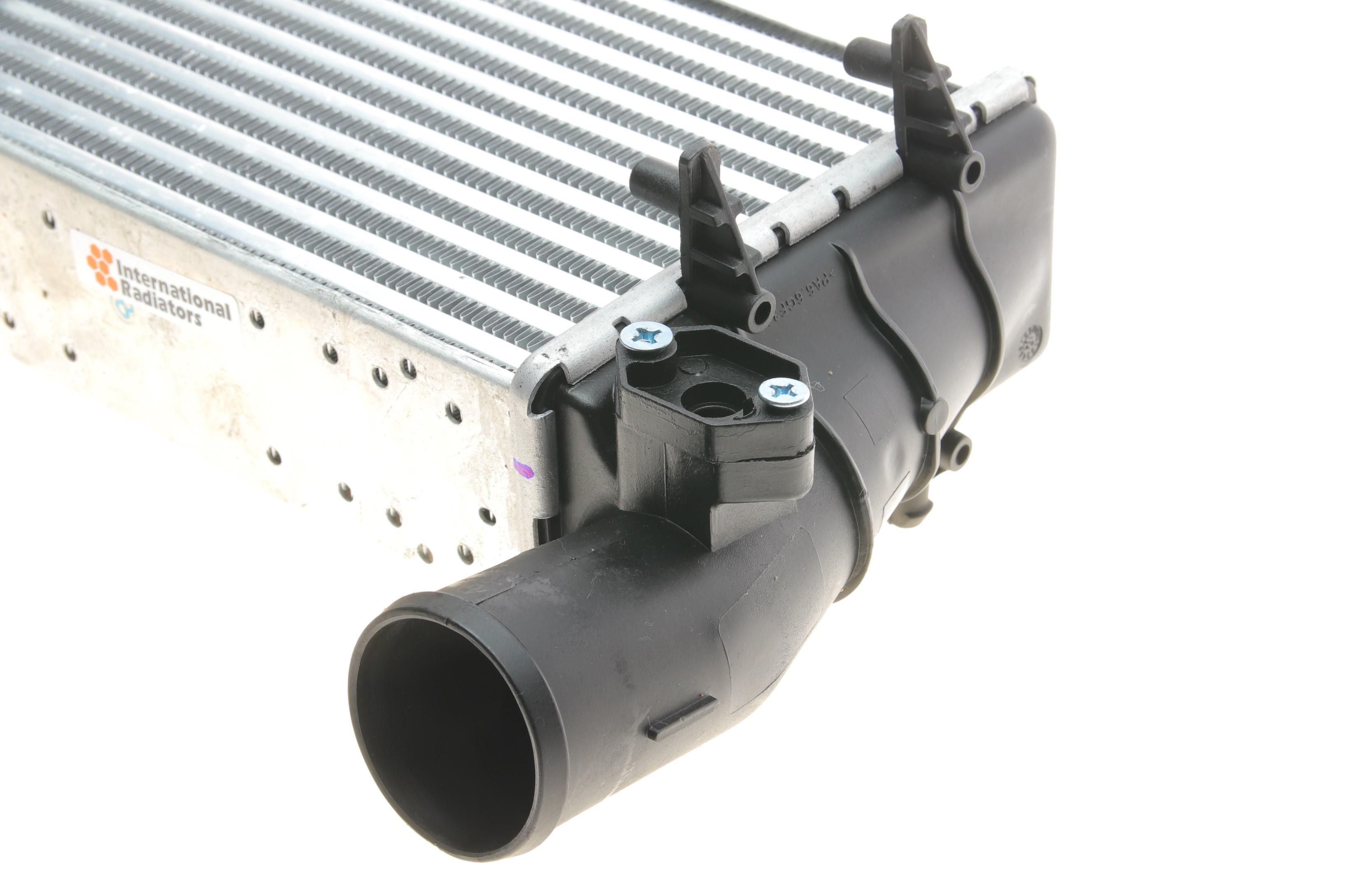 Радіатор інтеркулера Audi A4/A6/VW Passat 1.8/1.9TDI 95-05