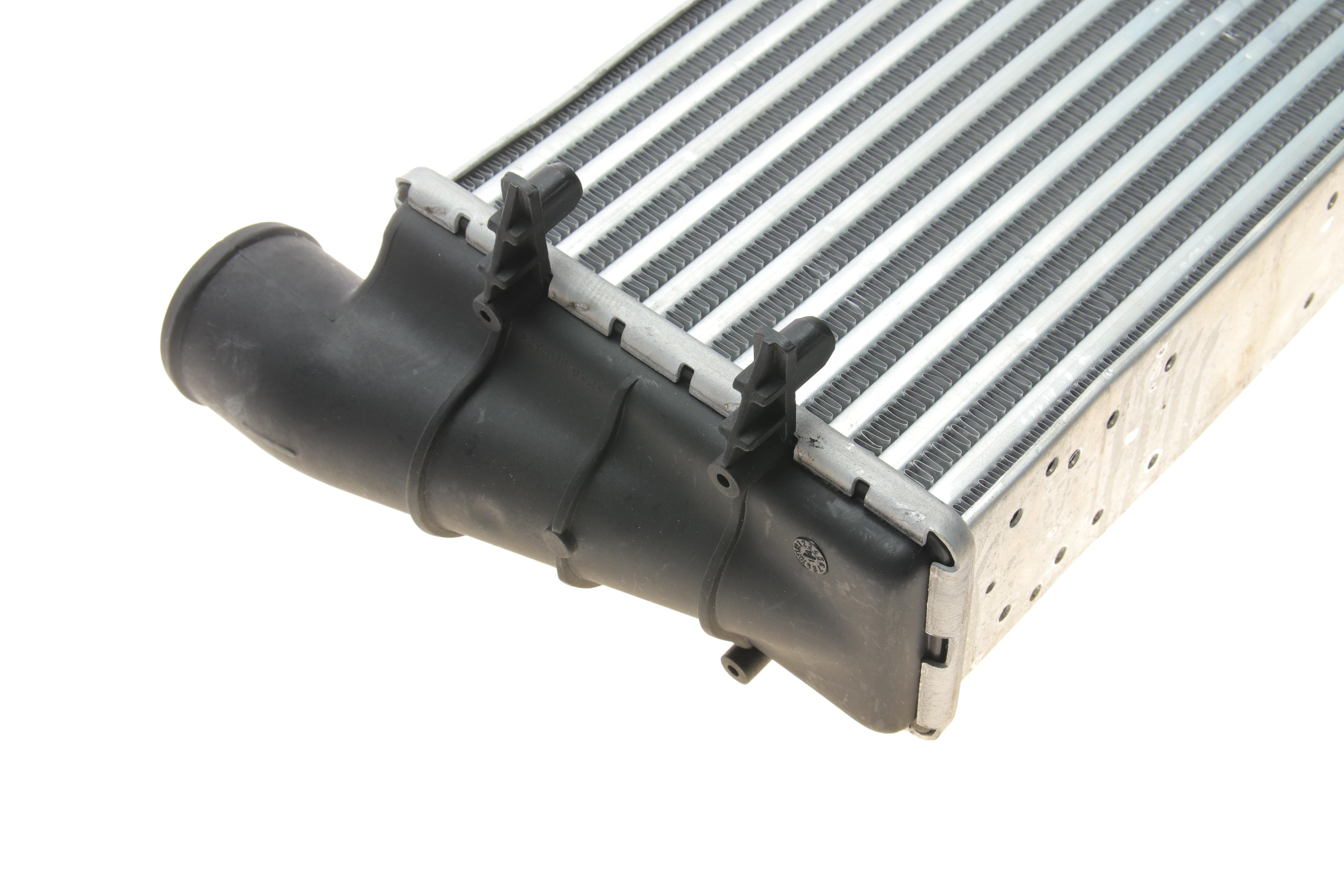 Радіатор інтеркулера Audi A4/A6/VW Passat 1.8/1.9TDI 95-05