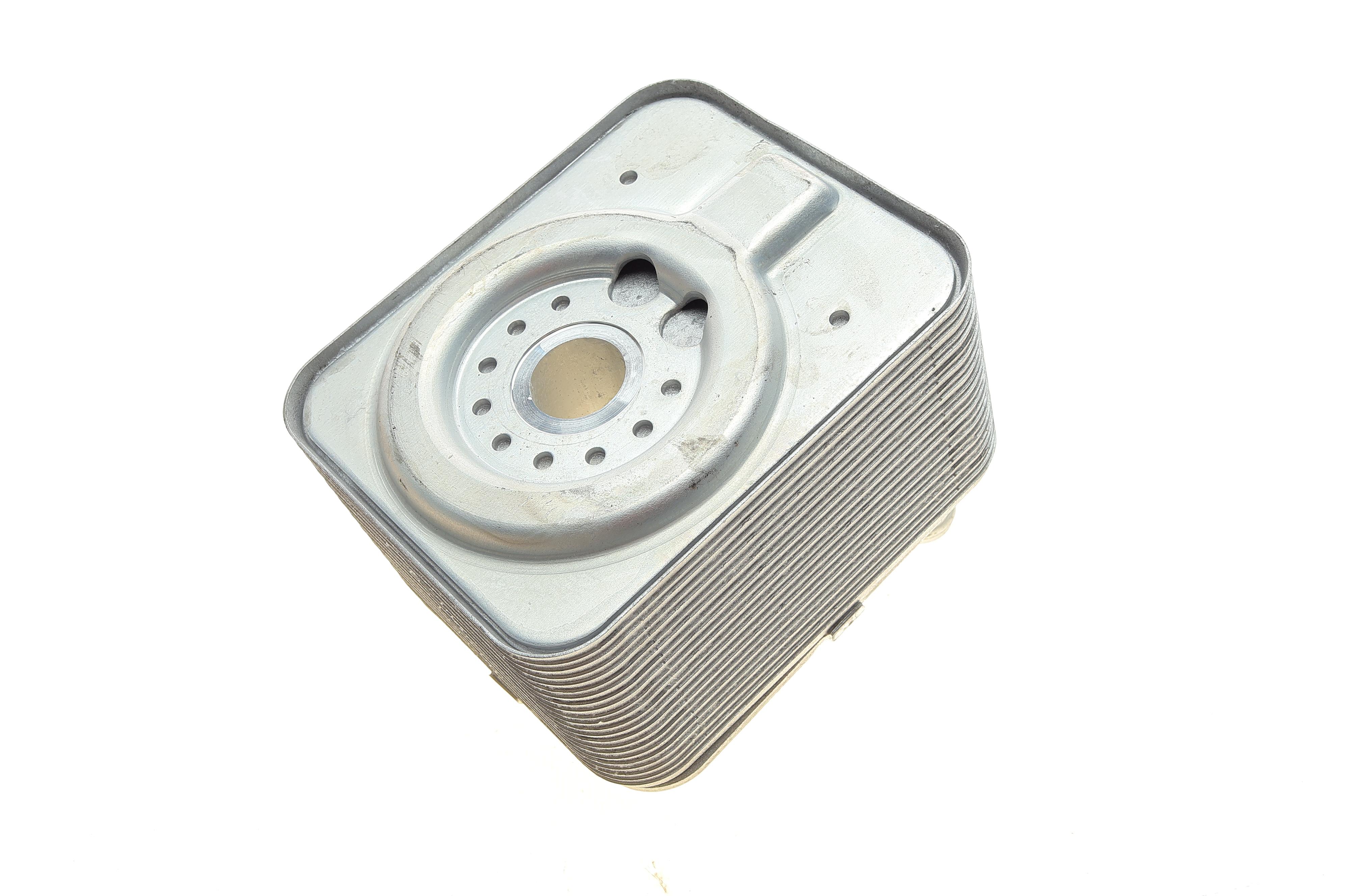 Радіатор масляний VW Caddy III 2.0 TDI 07-10/T4 3.2 V6 03-09 (теплообмінник)