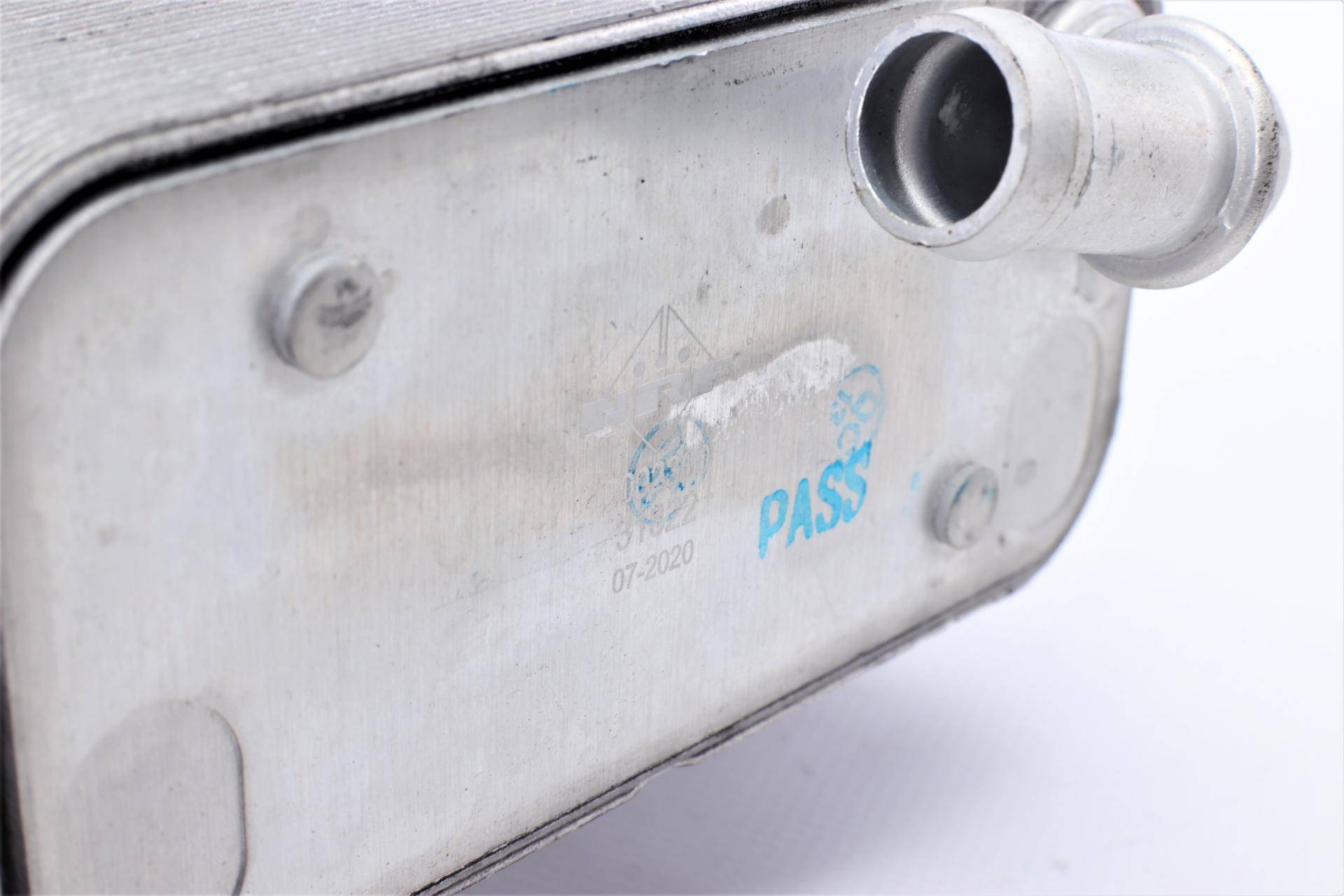 Радіатор масляний MB Sprinter OM651 (теплообмінник)