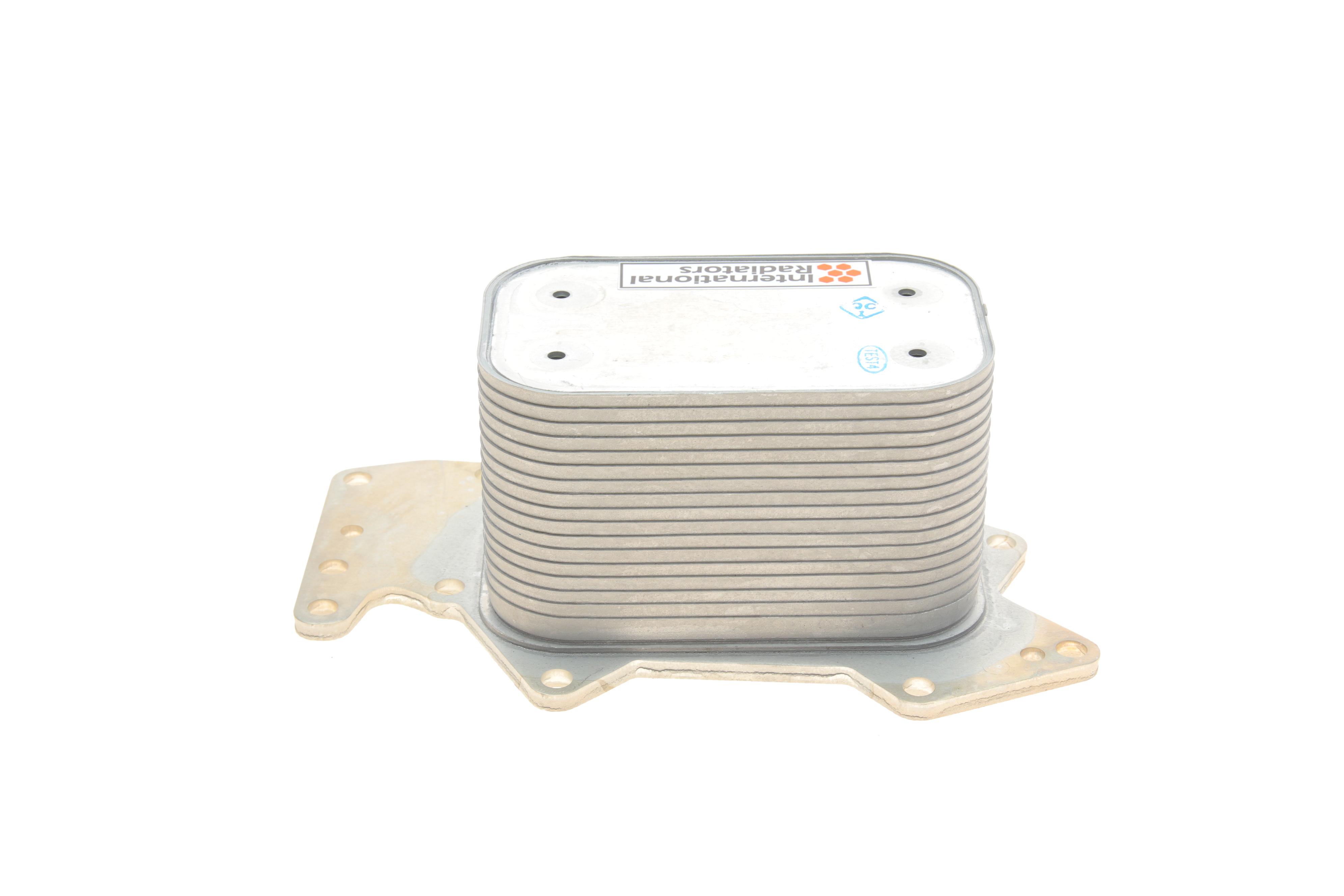 Радіатор оливний Audi A4/A6/A8/Q7/VW Touareg 2.7TDI/3.0TDI/3.0 V6 04-11 (теплообмінник)